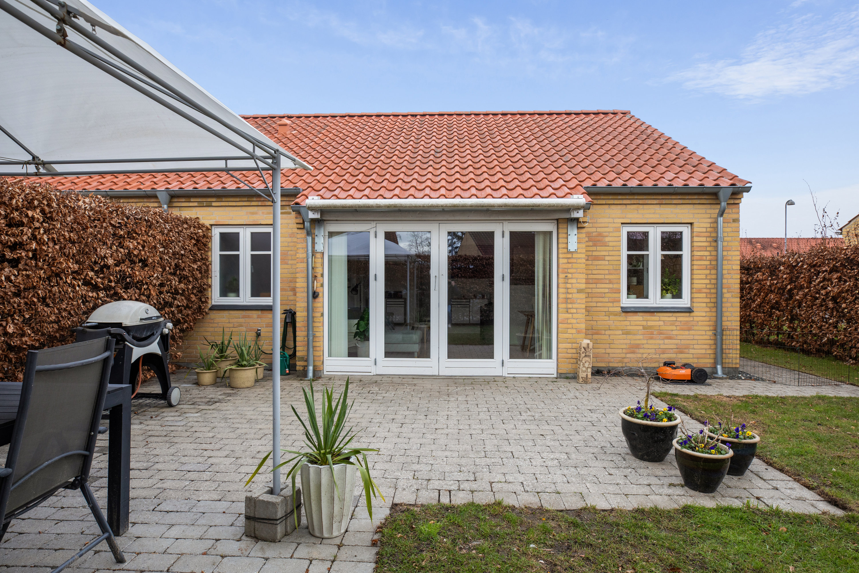 Fremhævet terrasse billede i fuldskærmstilstand. Billede af Merlegårds Vænge 53, 2635 Ishøj