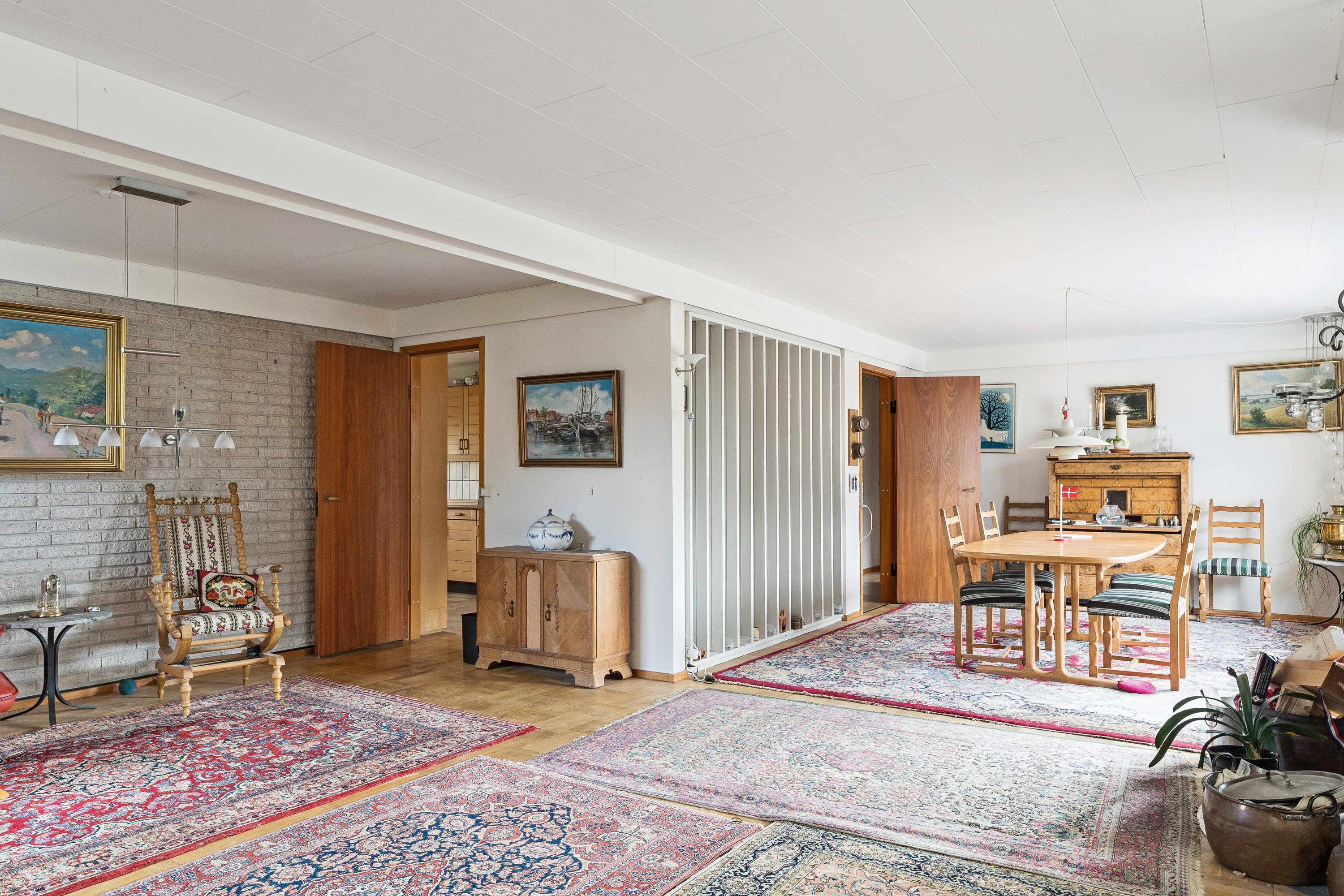 Fremhævet stue billede i fuldskærmstilstand. Billede af Bjergbyvej 14, 2730 Herlev