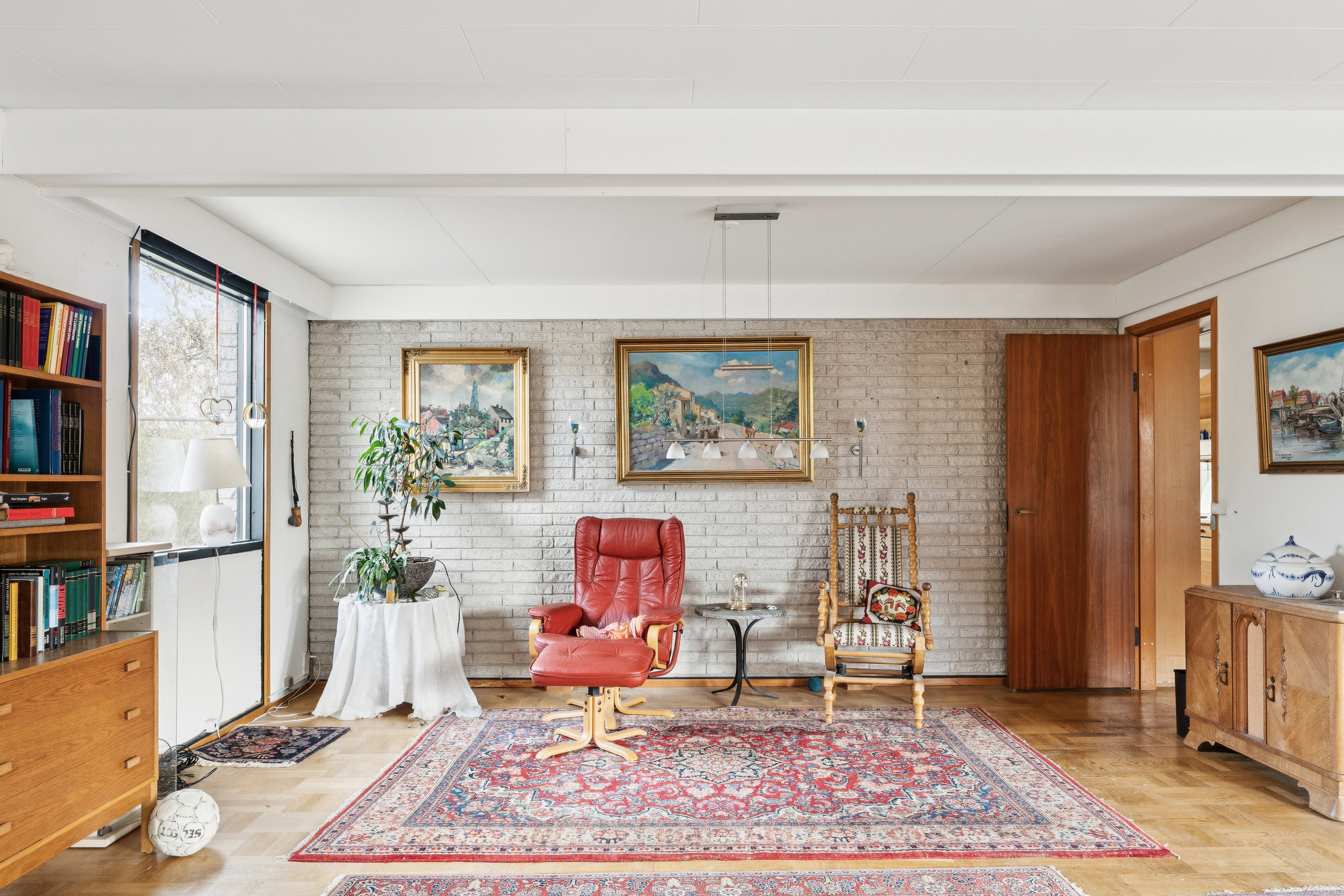 Fremhævet stue billede i fuldskærmstilstand. Billede af Bjergbyvej 14, 2730 Herlev