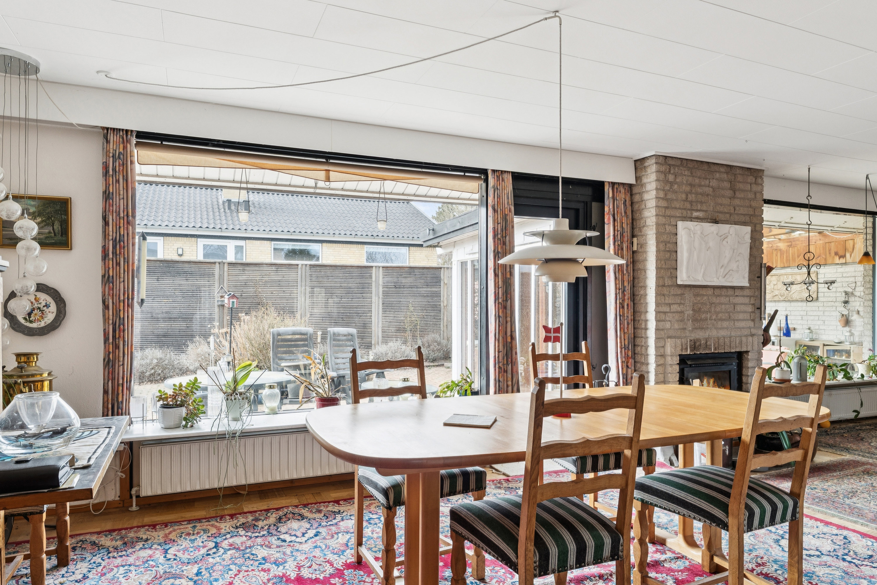 Fremhævet stue billede i fuldskærmstilstand. Billede af Bjergbyvej 14, 2730 Herlev