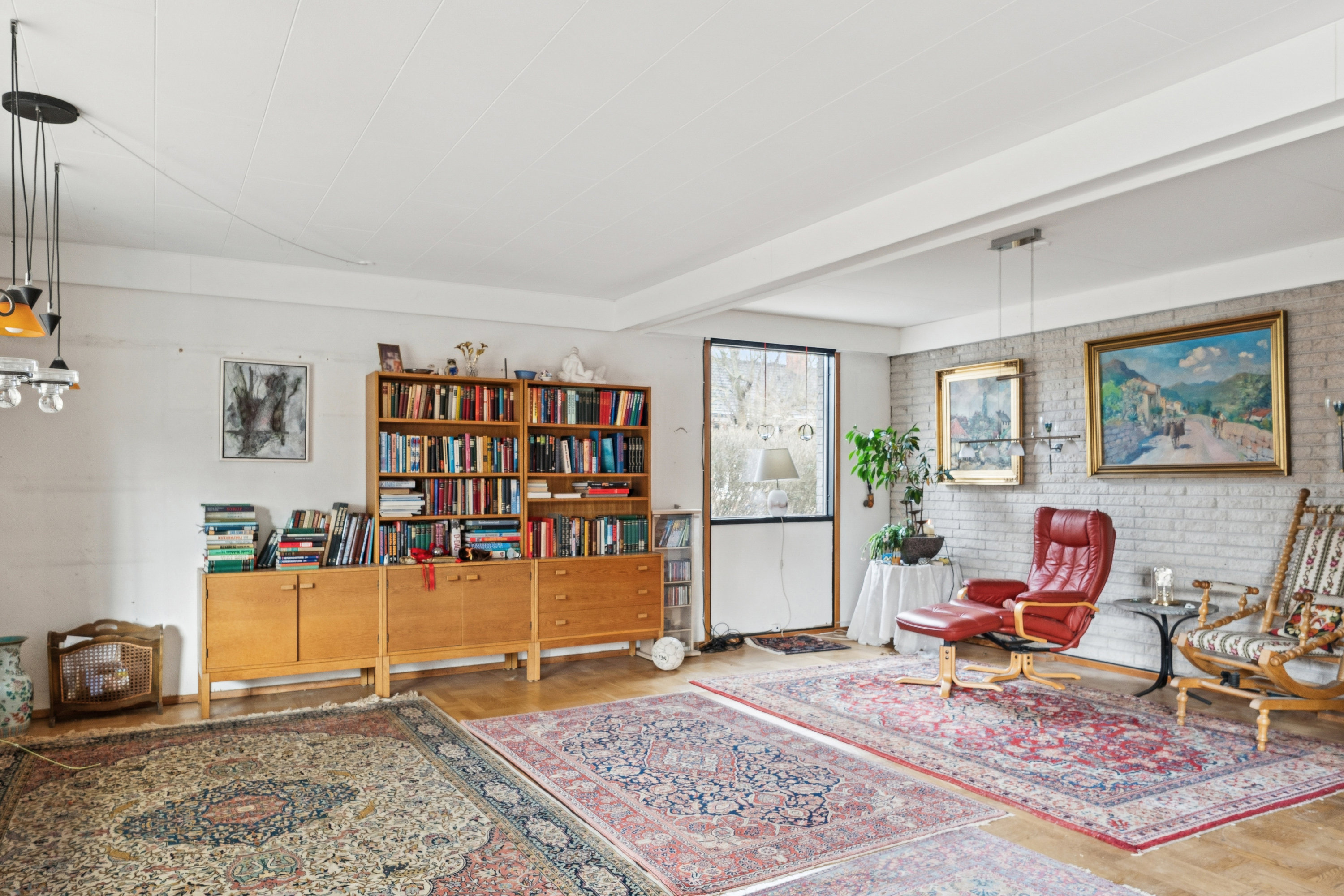 Fremhævet stue billede i fuldskærmstilstand. Billede af Bjergbyvej 14, 2730 Herlev