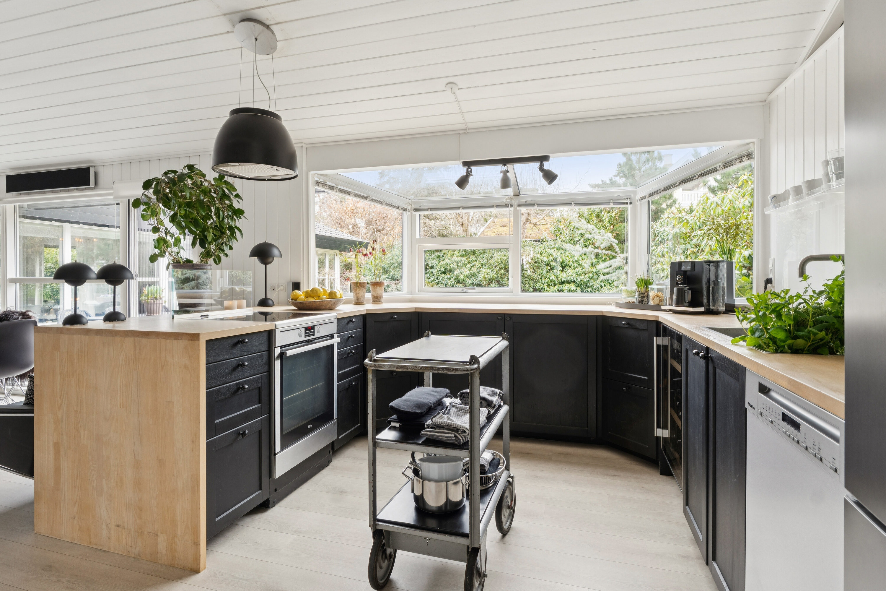 Fremhævet køkken billede i fuldskærmstilstand. Billede af Lyngvej 6, 3100 Hornbæk