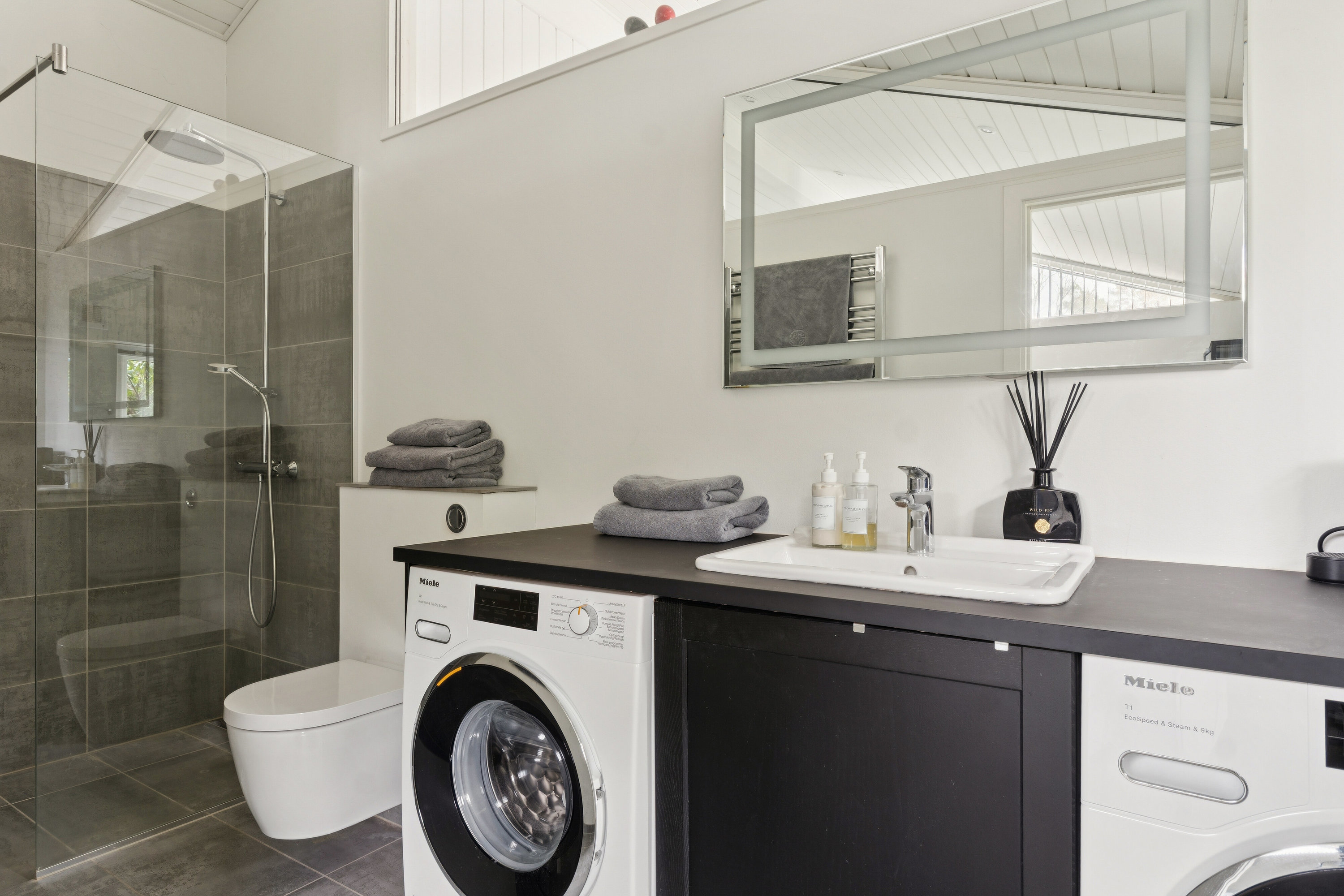 Fremhævet badeværelse billede i fuldskærmstilstand. Billede af Lyngvej 6, 3100 Hornbæk