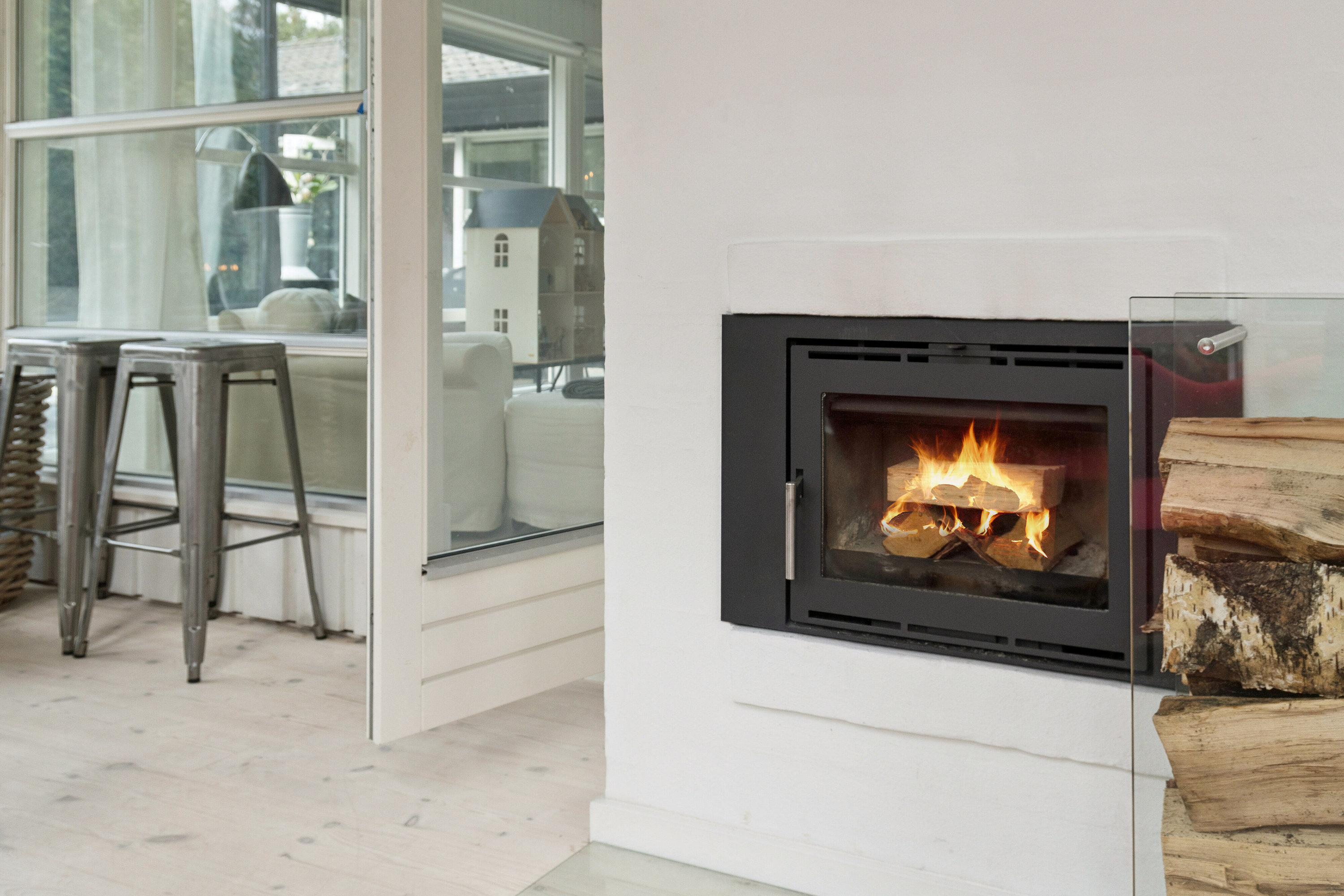 Fremhævet stue billede i fuldskærmstilstand. Billede af Lyngvej 6, 3100 Hornbæk