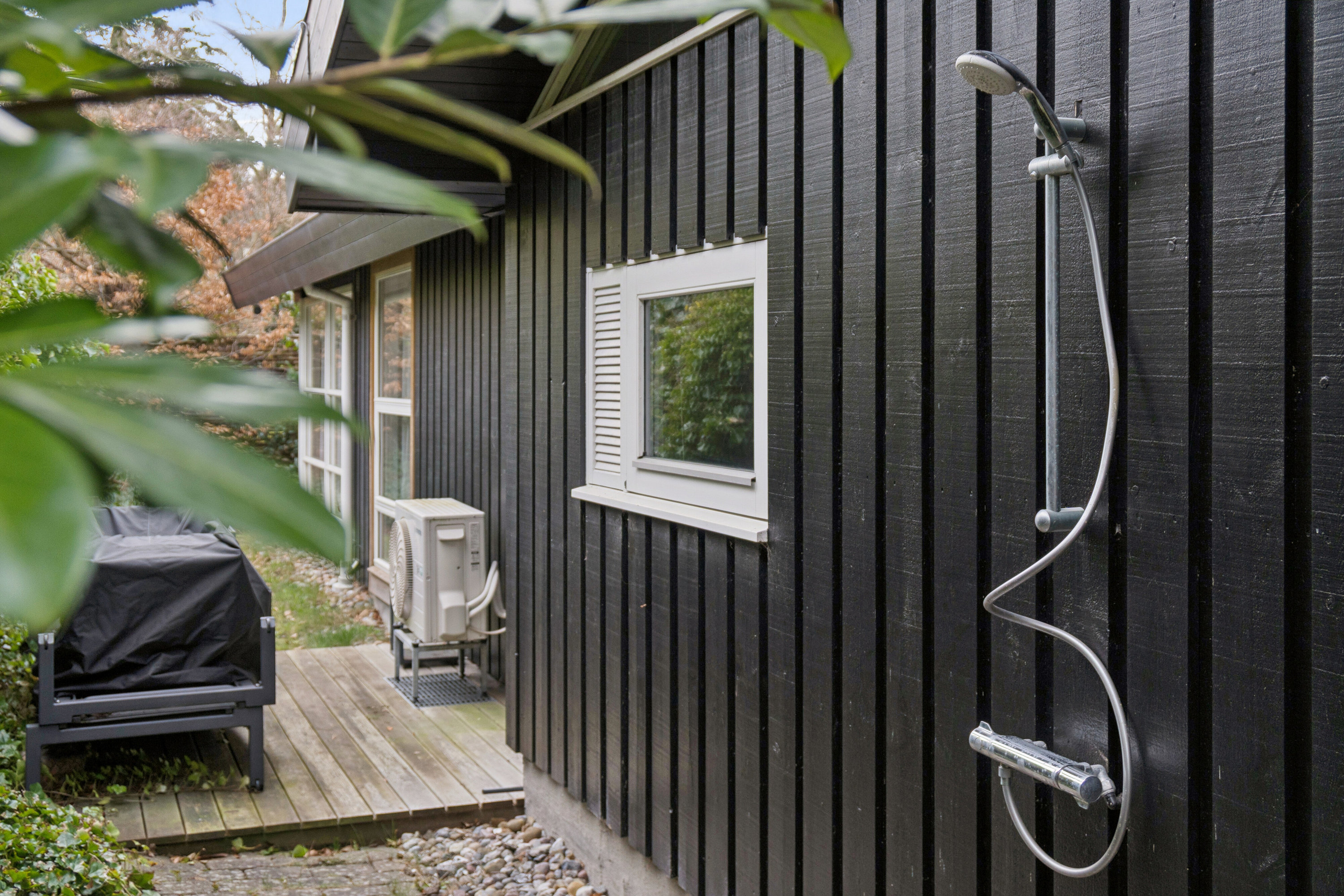 Fremhævet udendørs billede i fuldskærmstilstand. Billede af Lyngvej 6, 3100 Hornbæk