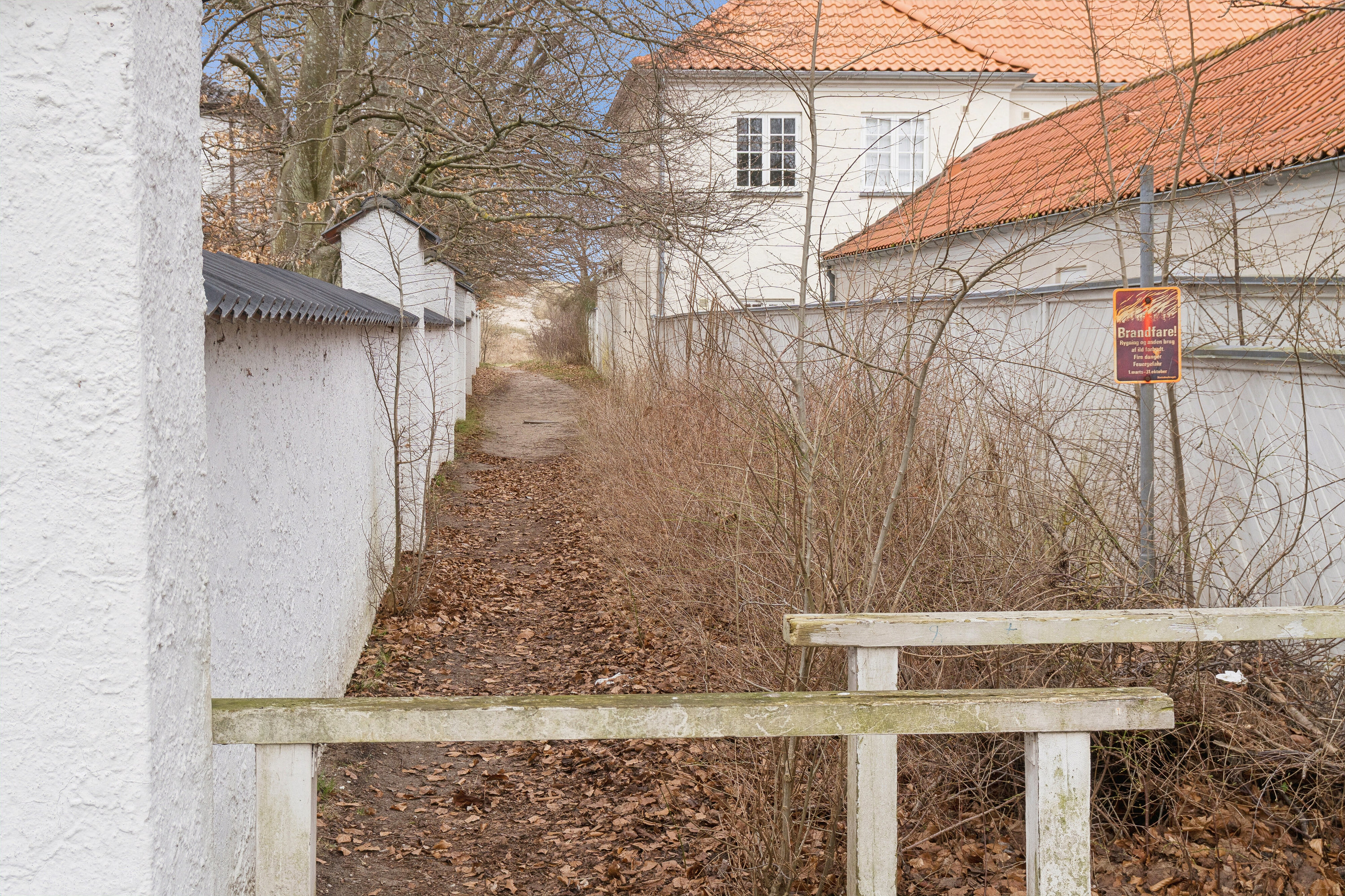 Fremhævet udendørs billede i fuldskærmstilstand. Billede af Lyngvej 6, 3100 Hornbæk