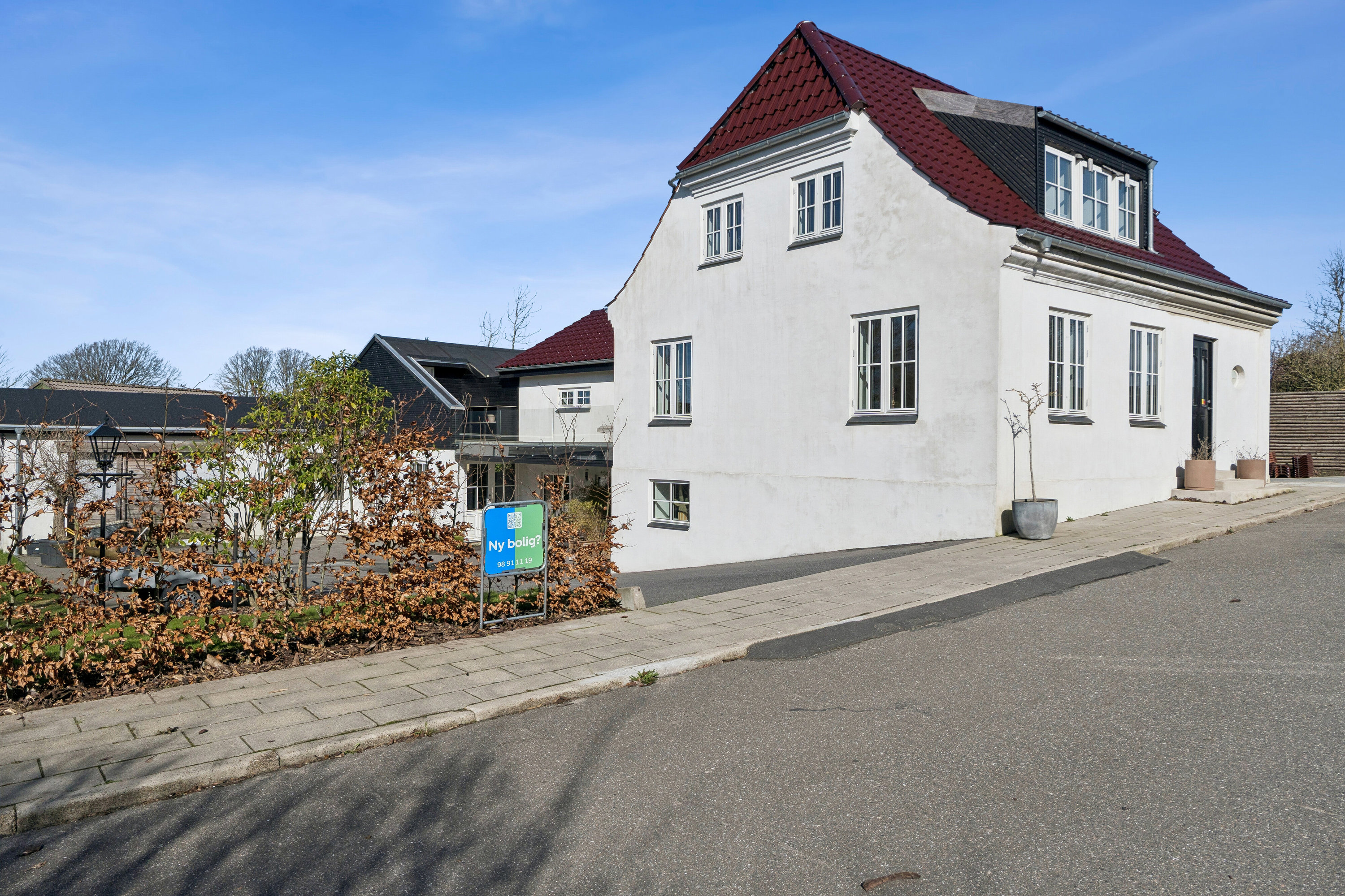 Fremhævet set fra vejen billede i fuldskærmstilstand. Billede af Paxvej 7, 9830 Tårs