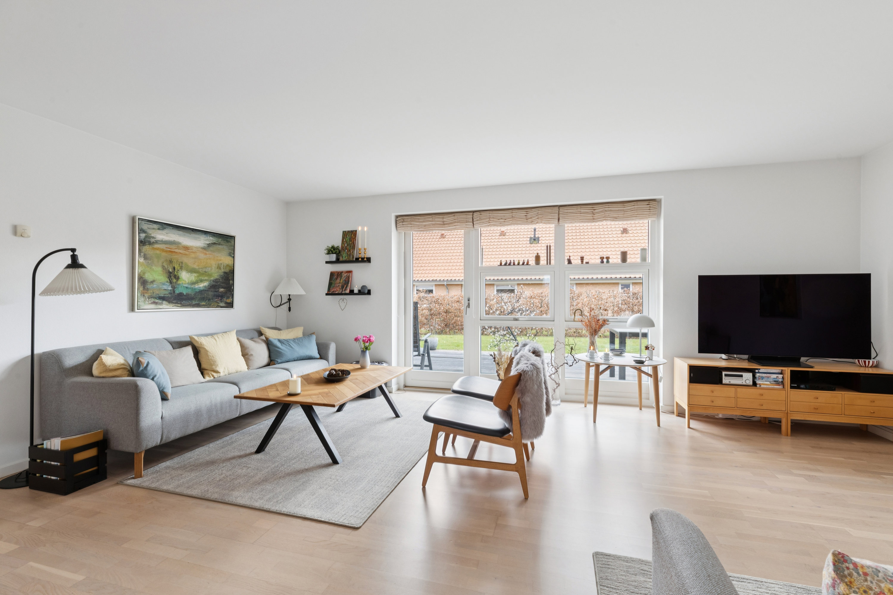 Fremhævet stue billede i fuldskærmstilstand. Billede af Ellekilde 11, 2635 Ishøj