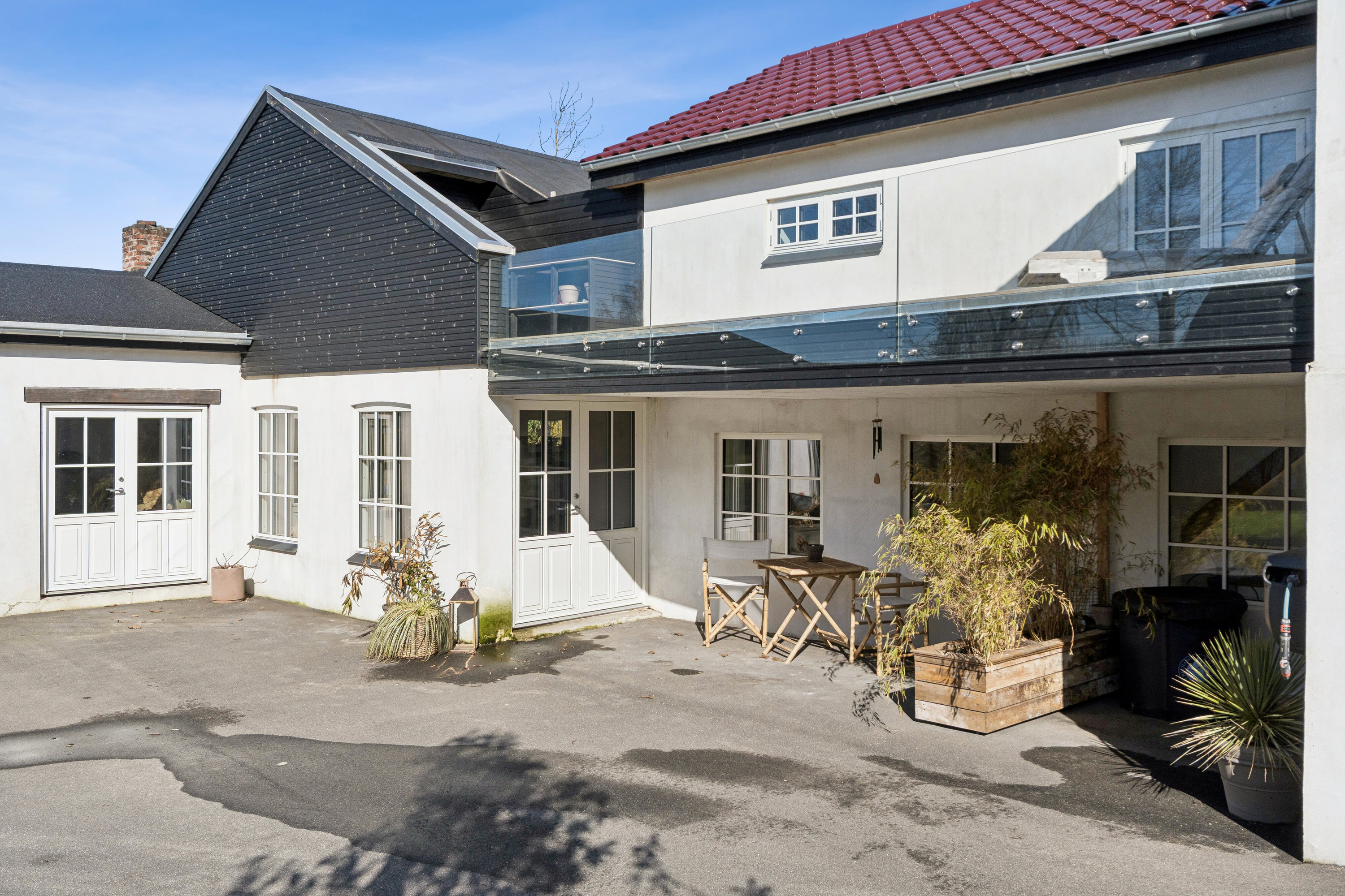 Fremhævet udendørs billede i fuldskærmstilstand. Billede af Paxvej 7, 9830 Tårs