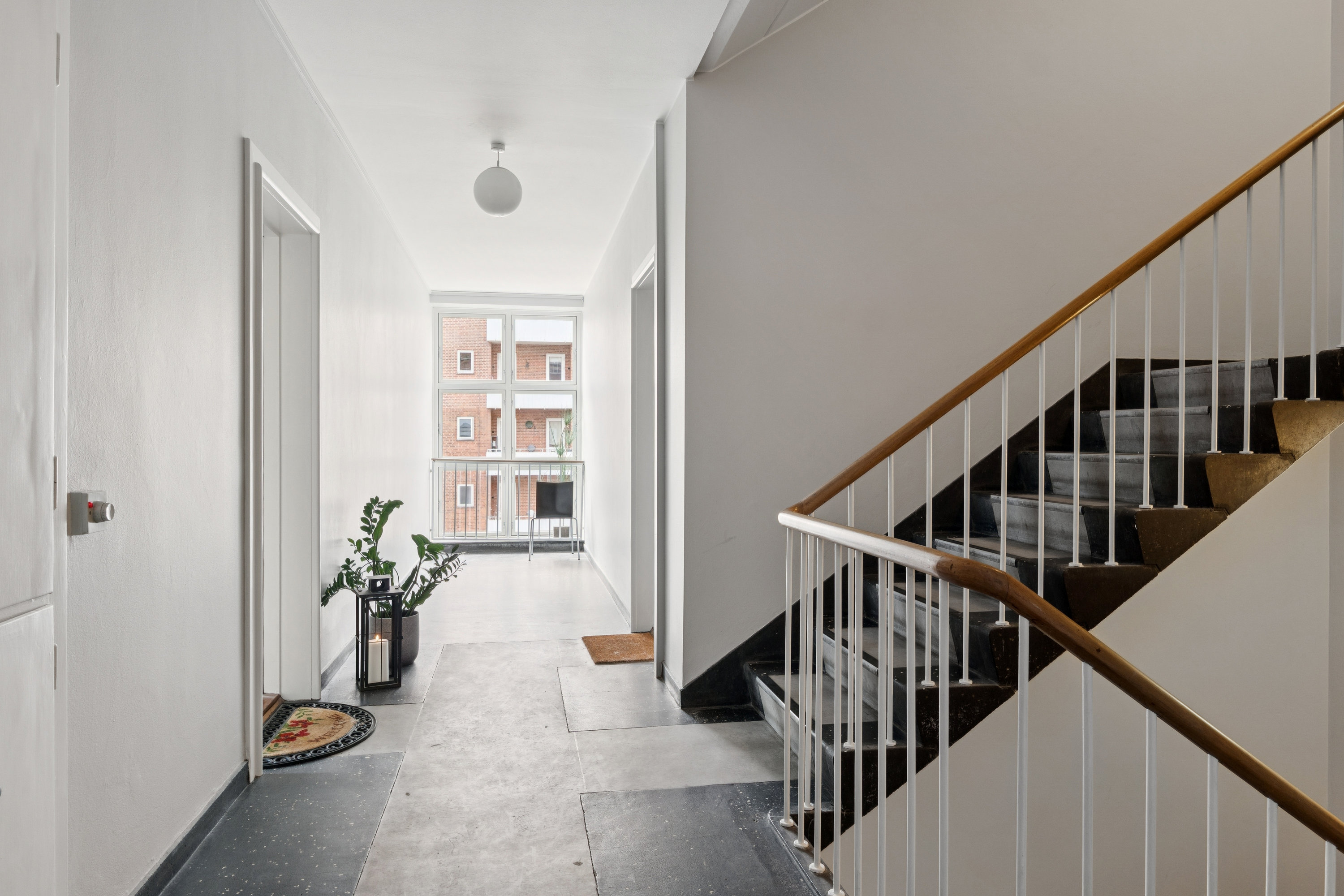 Fremhævet trappe billede i fuldskærmstilstand. Billede af Østerbrogade 208, 2. mf., 2100 København Ø