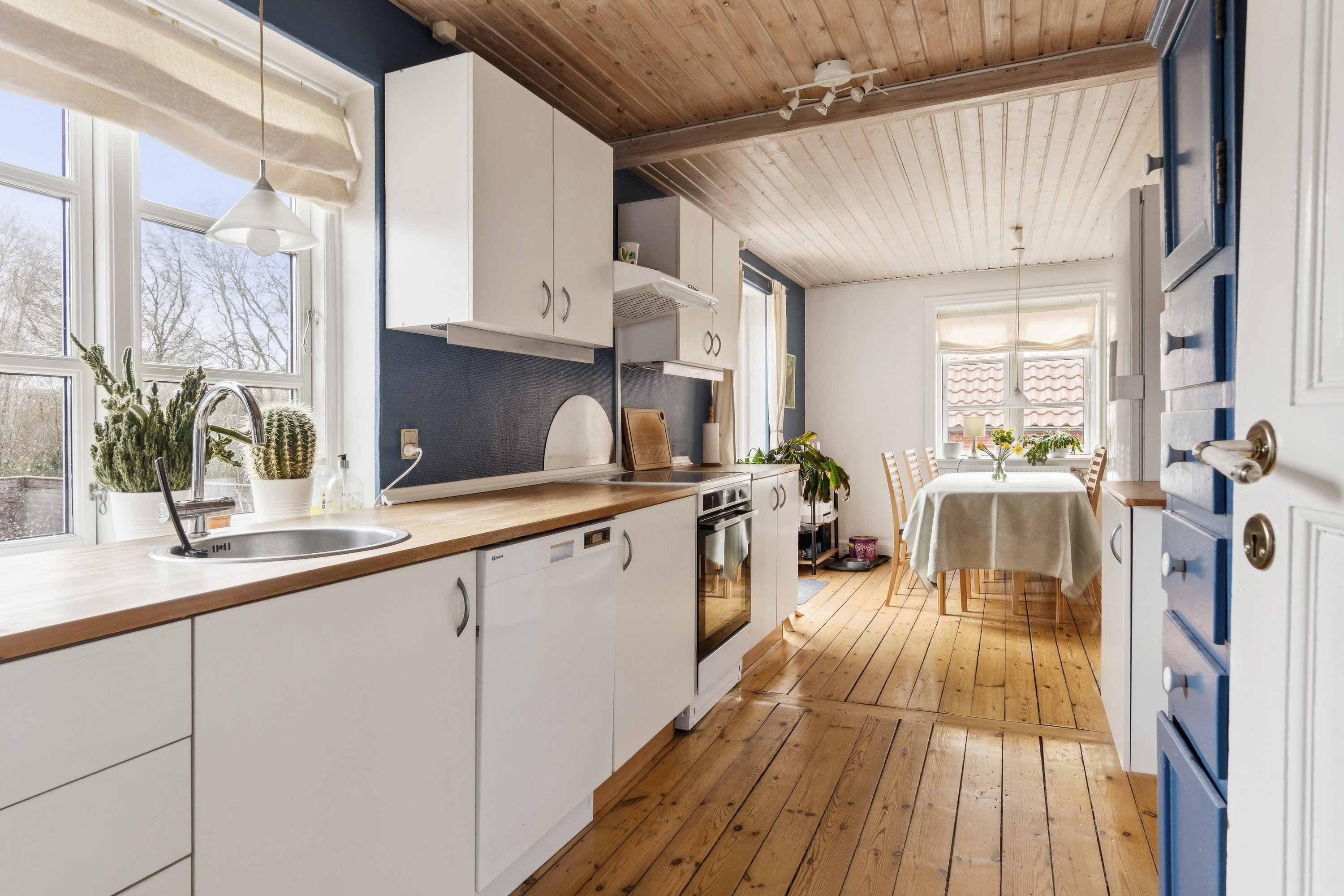 Fremhævet køkken billede i fuldskærmstilstand. Billede af Violvej 7, 2600 Glostrup