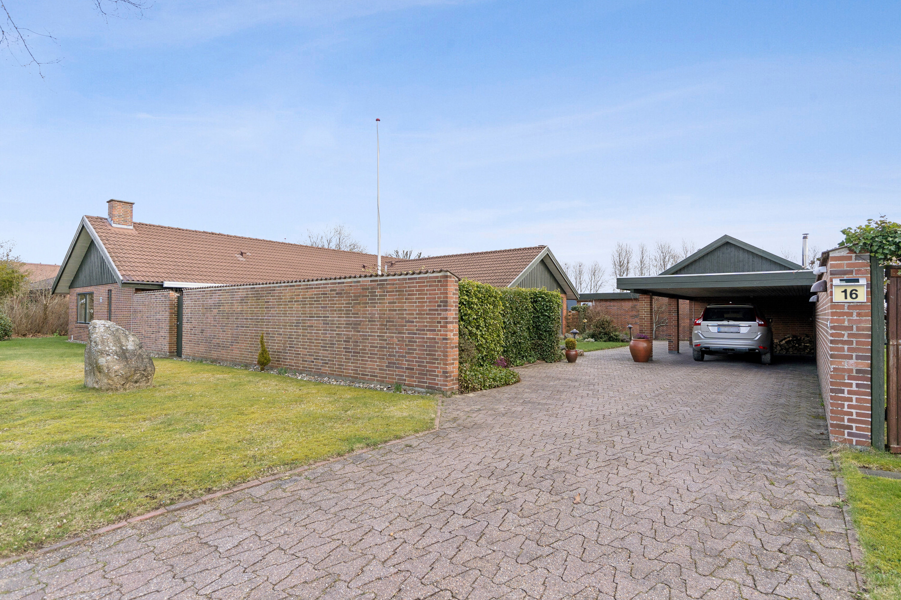 Fremhævet set fra vejen billede i fuldskærmstilstand. Billede af Glentevej 16, 7430 Ikast