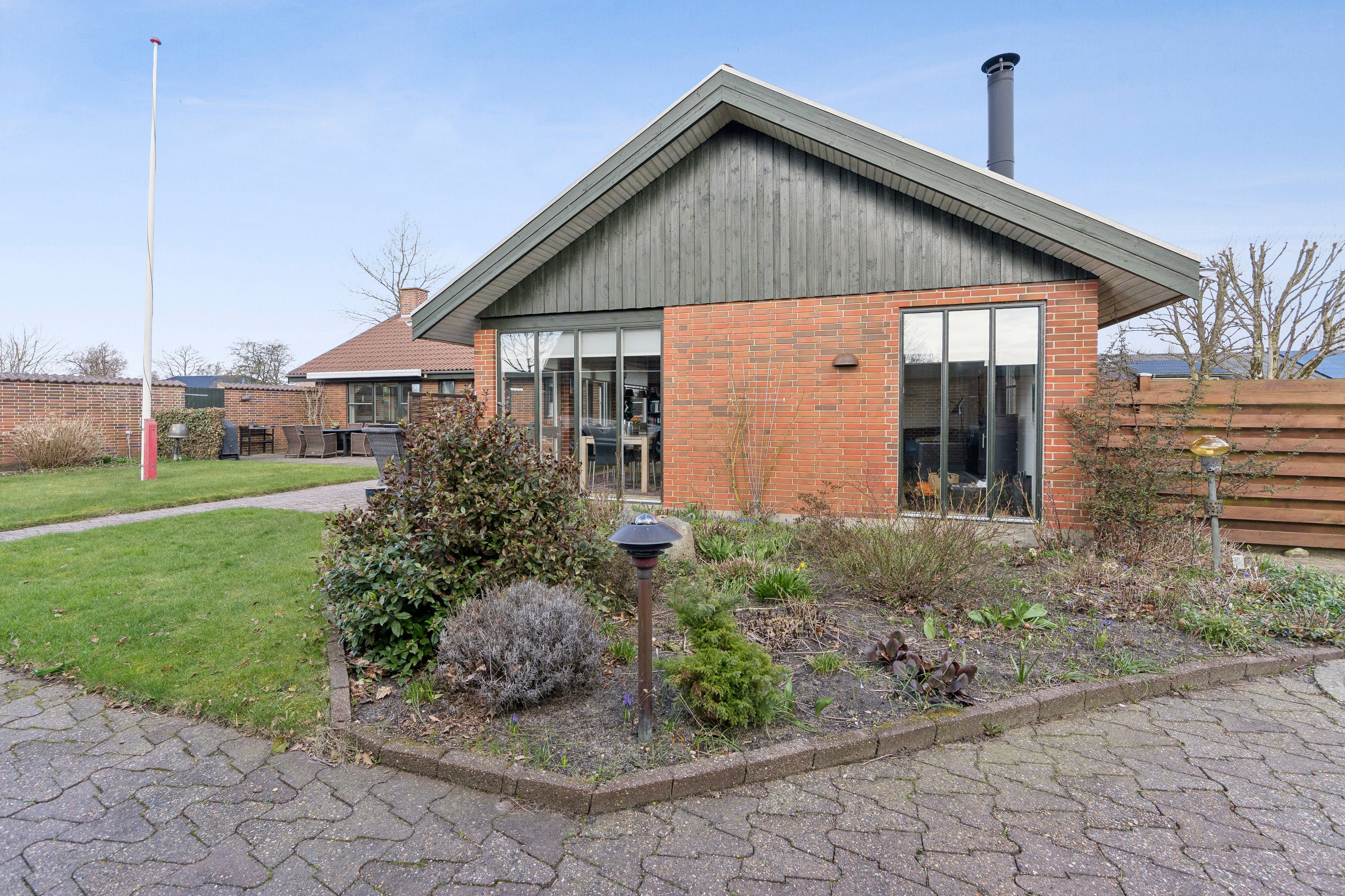 Fremhævet set fra haven billede i fuldskærmstilstand. Billede af Glentevej 16, 7430 Ikast