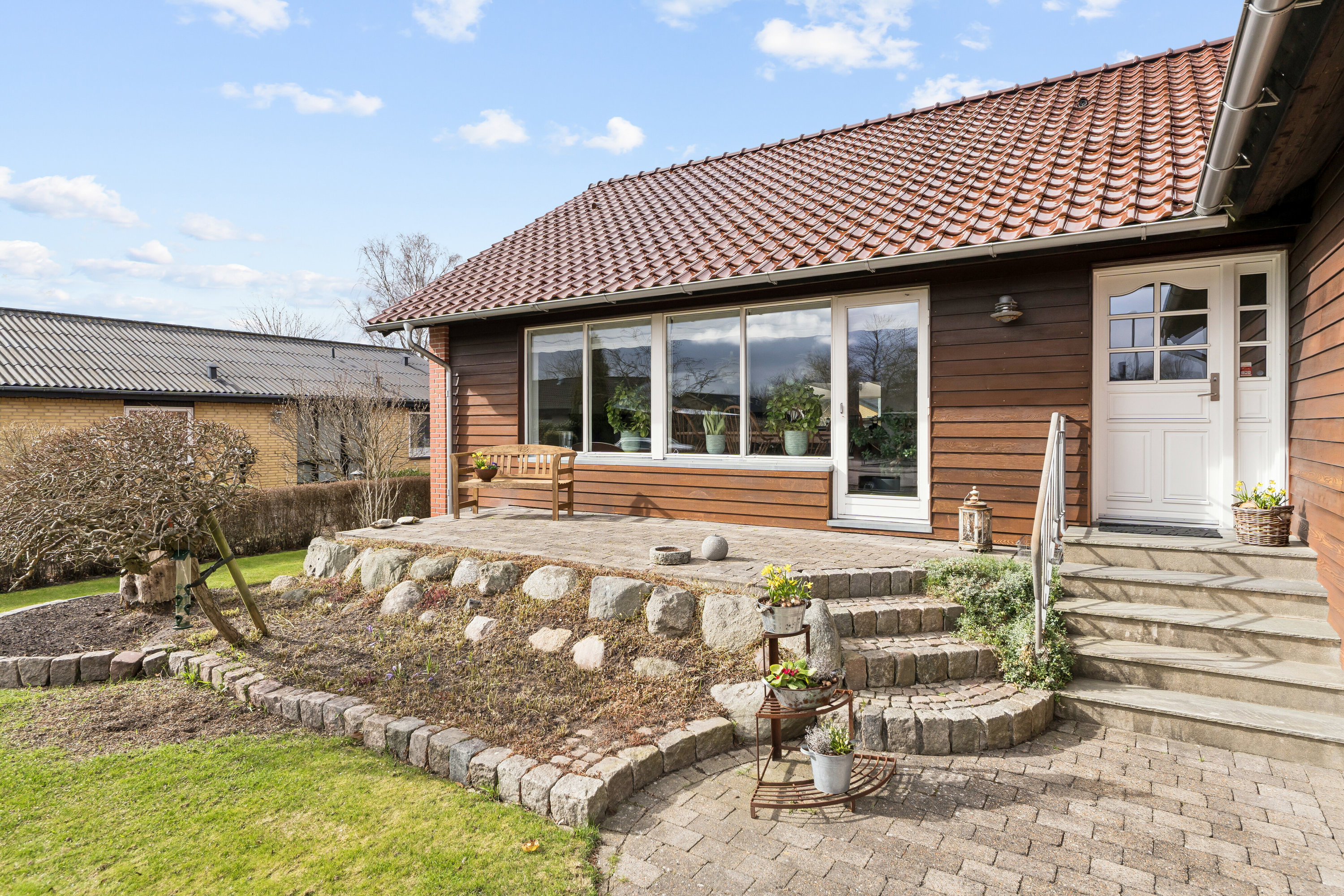 Fremhævet set fra vejen billede i fuldskærmstilstand. Billede af Egevej 37, 7470 Karup J