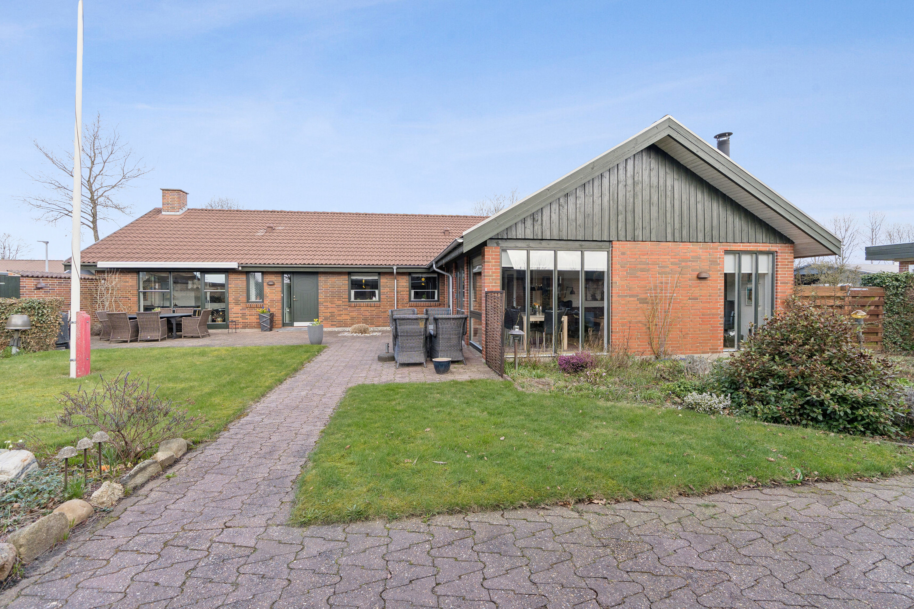 Fremhævet set fra vejen billede i fuldskærmstilstand. Billede af Glentevej 16, 7430 Ikast