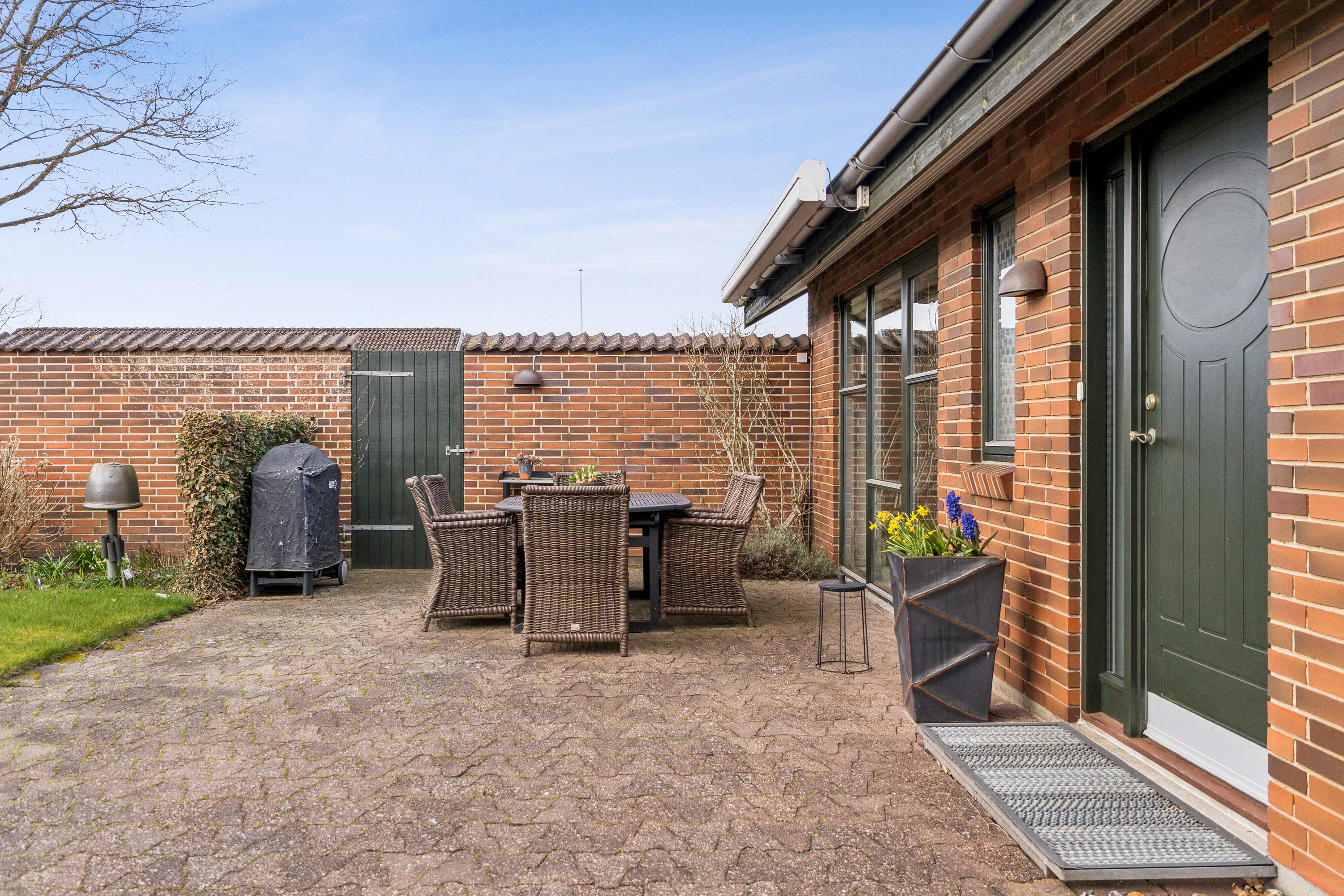 Fremhævet set fra haven billede i fuldskærmstilstand. Billede af Glentevej 16, 7430 Ikast