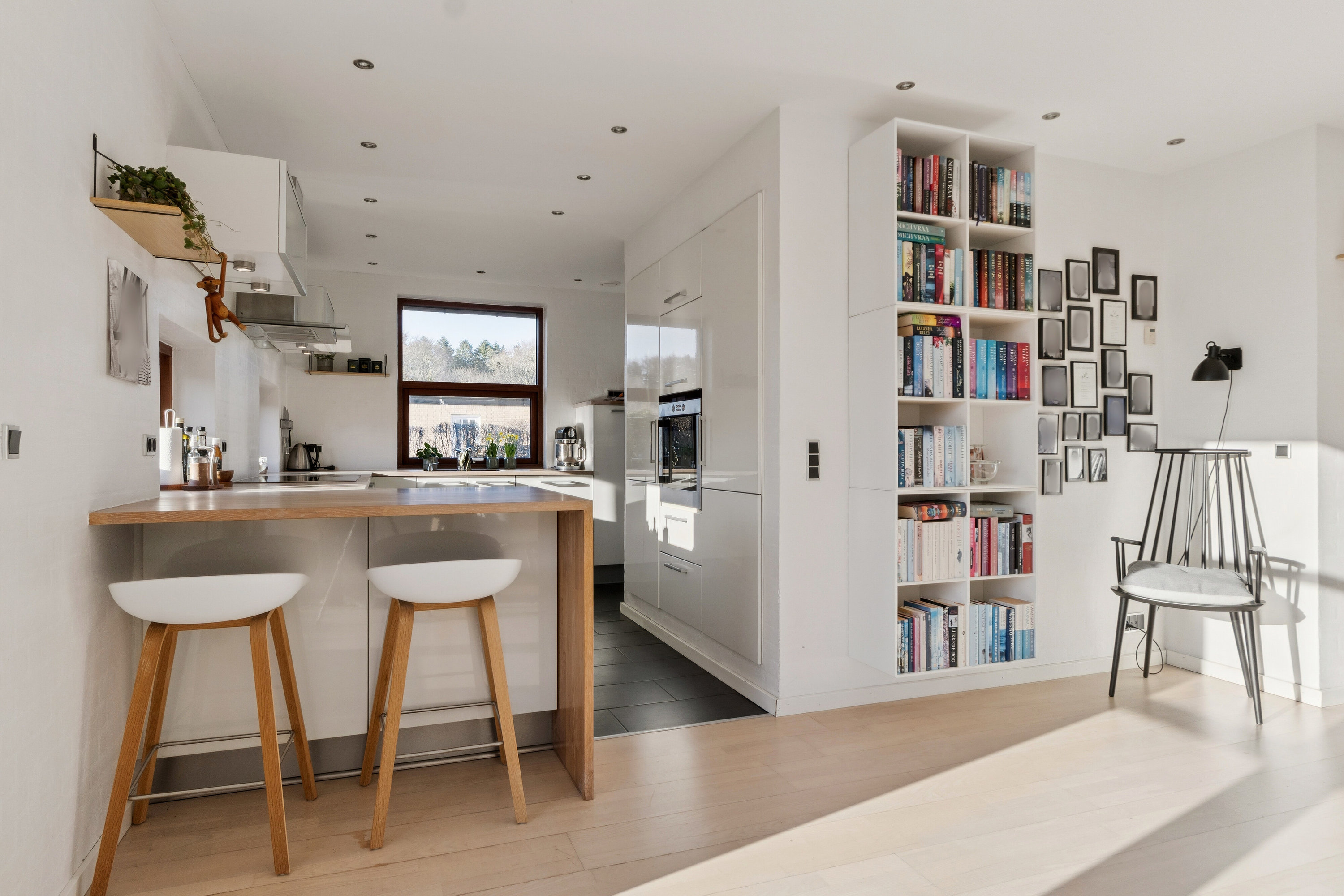 Fremhævet køkken billede i fuldskærmstilstand. Billede af Fuglekongevej 8, 9800 Hjørring