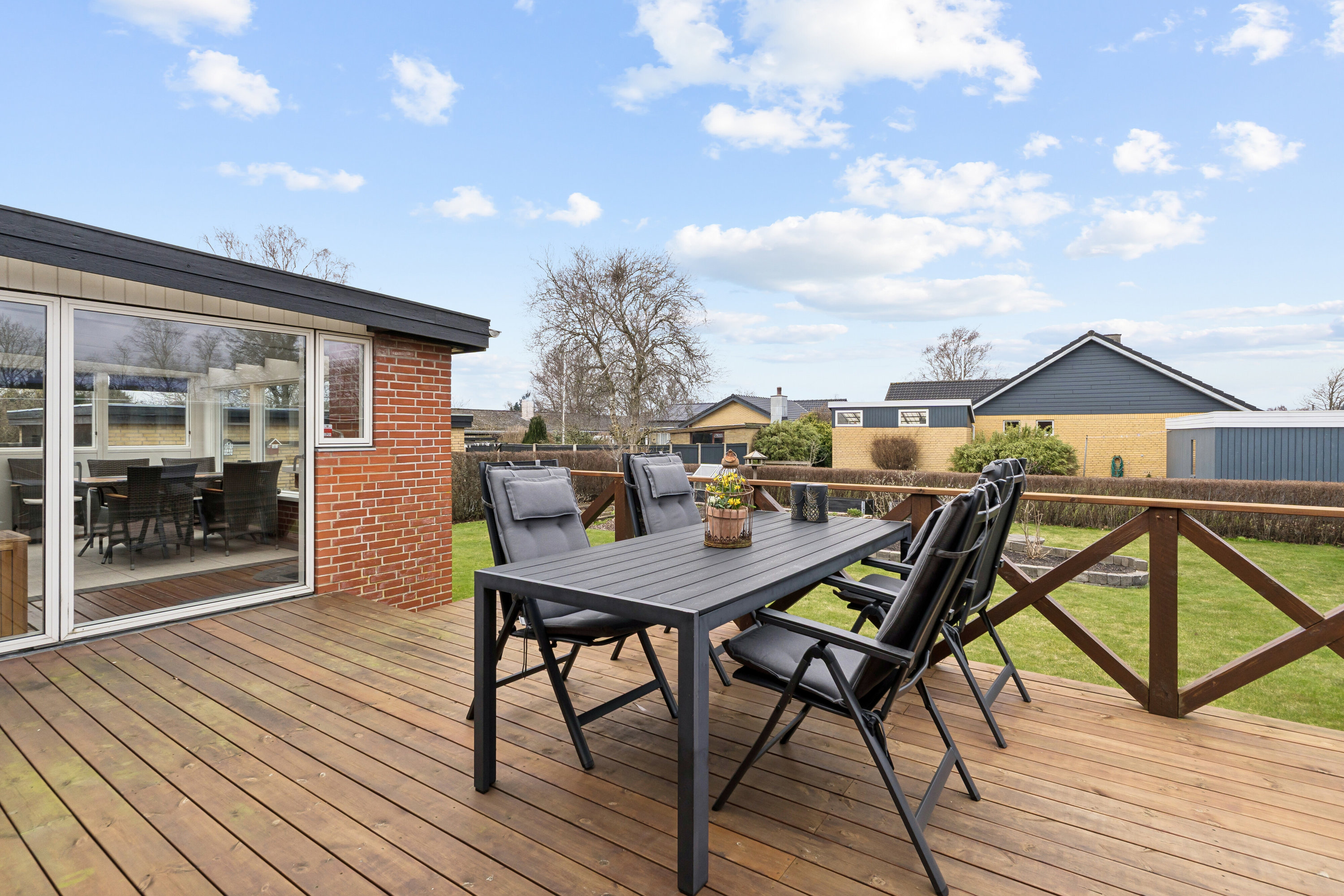 Fremhævet terrasse billede i fuldskærmstilstand. Billede af Egevej 37, 7470 Karup J