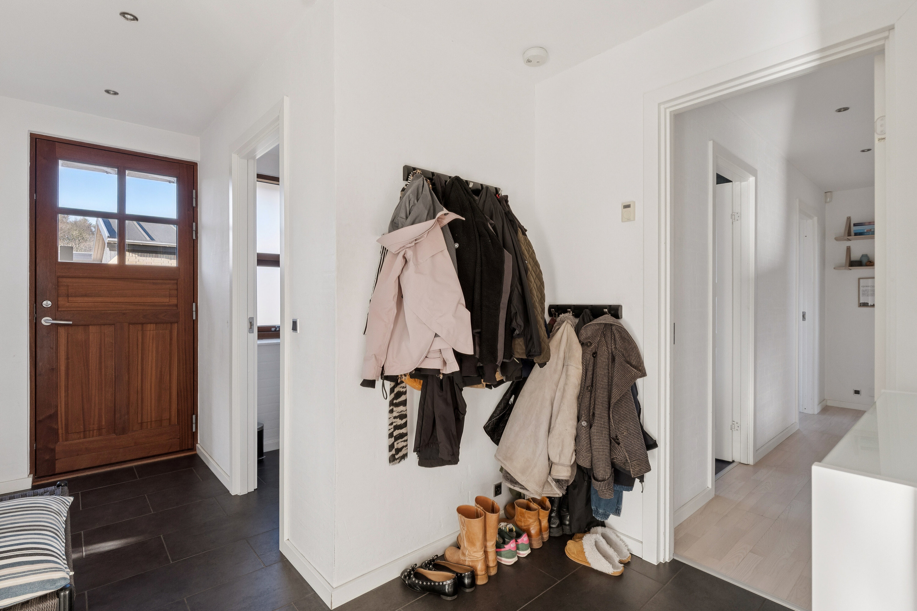 Fremhævet gang billede i fuldskærmstilstand. Billede af Fuglekongevej 8, 9800 Hjørring