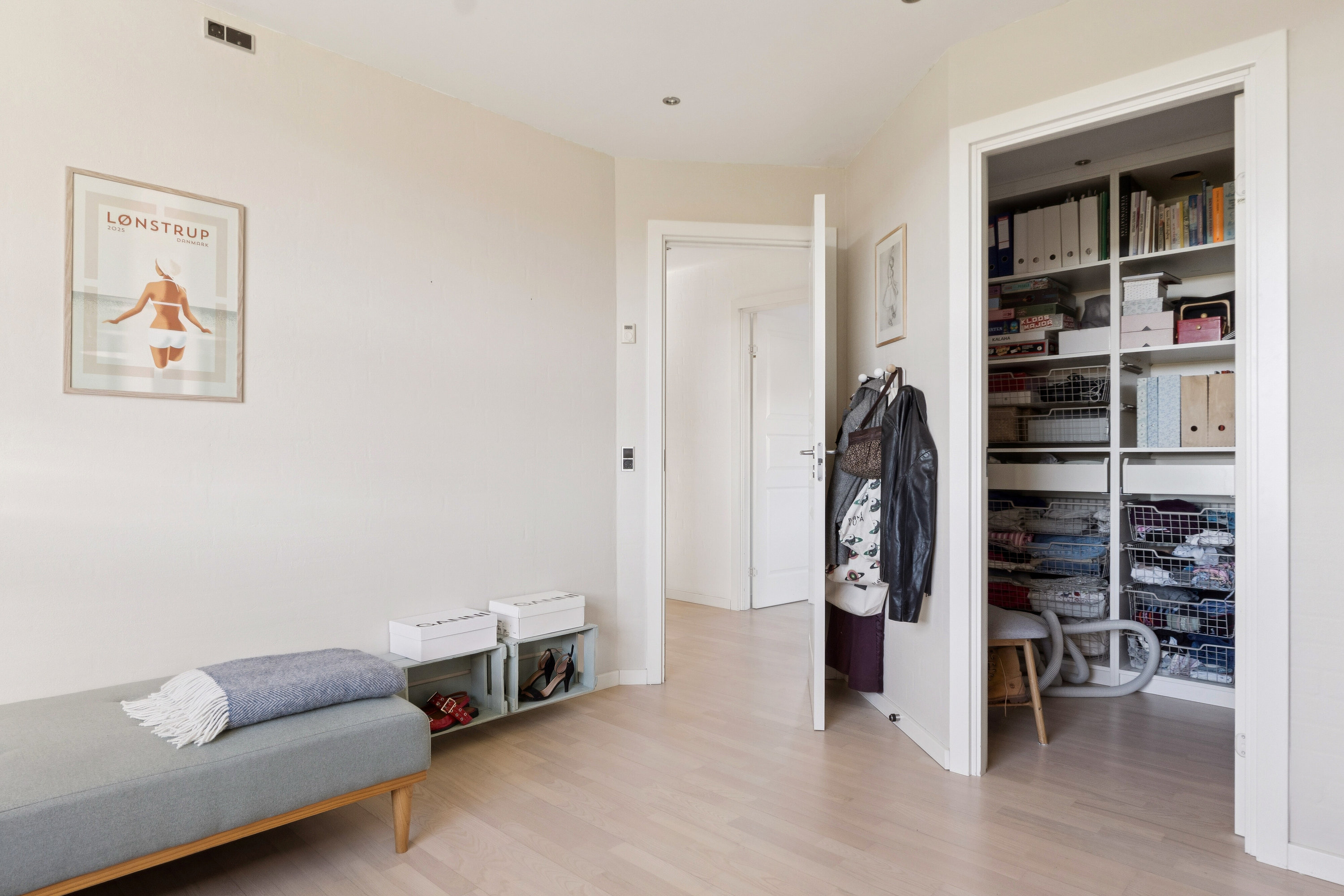 Fremhævet alrum billede i fuldskærmstilstand. Billede af Fuglekongevej 8, 9800 Hjørring