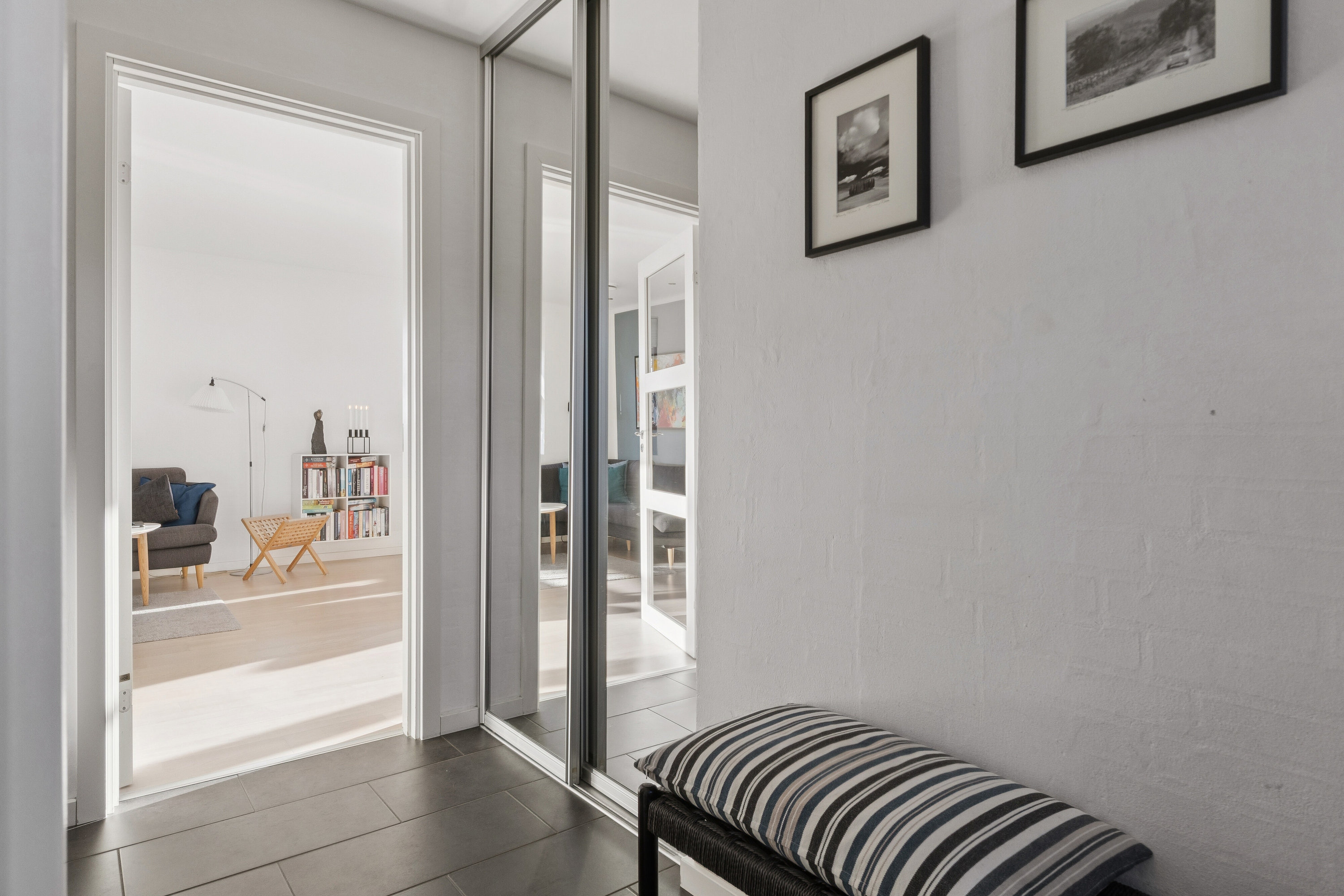 Fremhævet gang billede i fuldskærmstilstand. Billede af Fuglekongevej 8, 9800 Hjørring