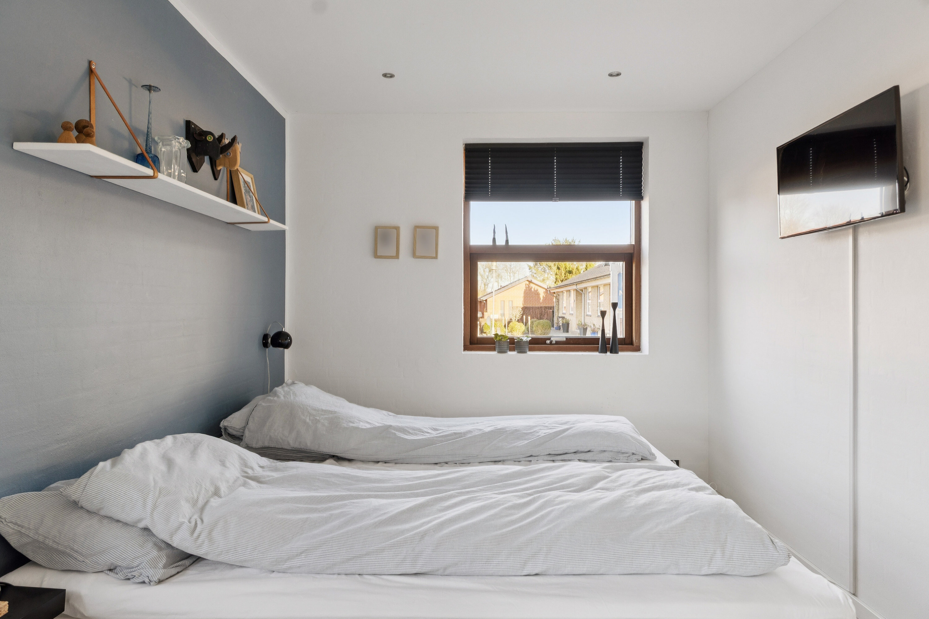 Fremhævet soveværelse billede i fuldskærmstilstand. Billede af Fuglekongevej 8, 9800 Hjørring