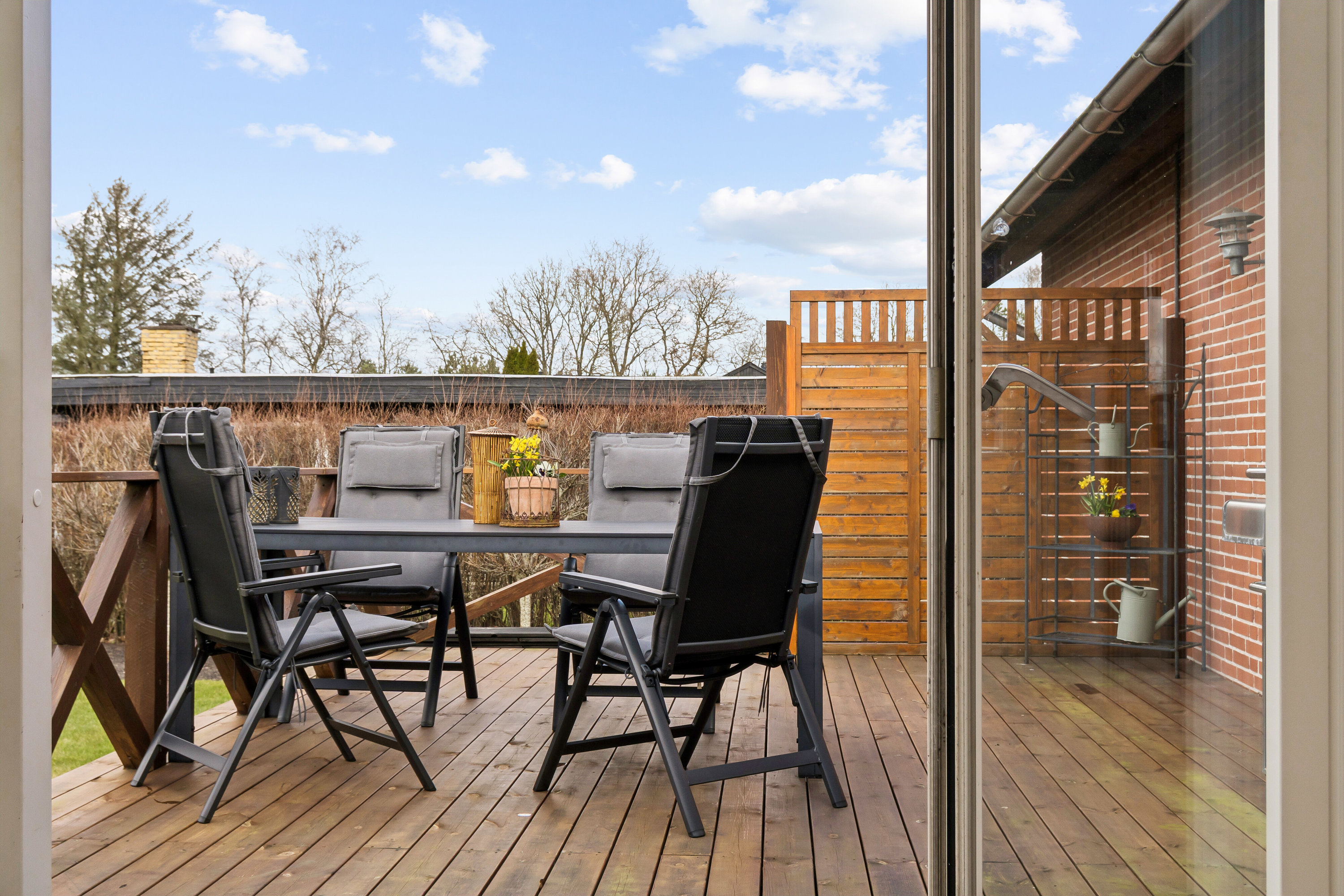 Fremhævet terrasse billede i fuldskærmstilstand. Billede af Egevej 37, 7470 Karup J