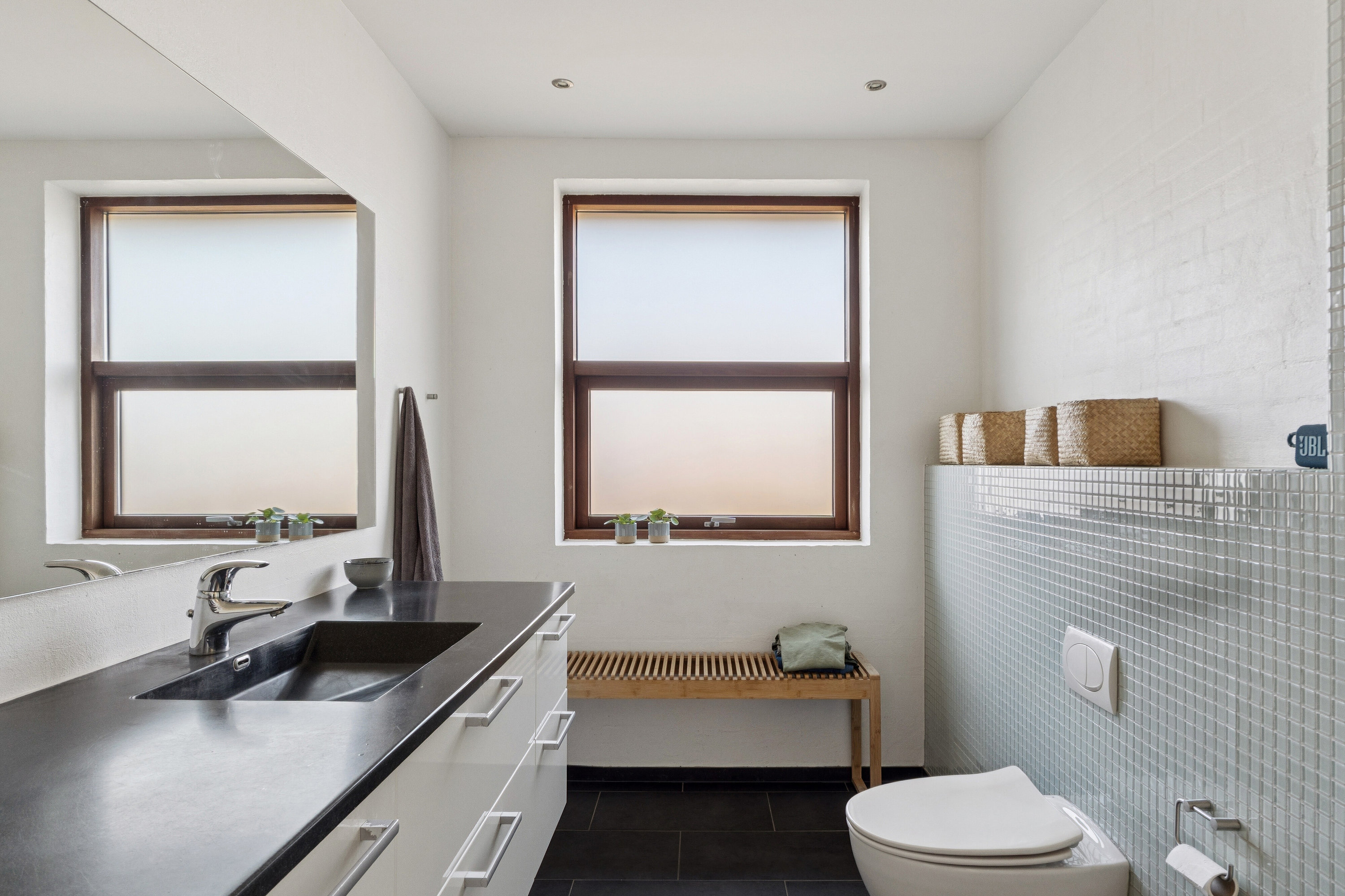 Fremhævet badeværelse billede i fuldskærmstilstand. Billede af Fuglekongevej 8, 9800 Hjørring