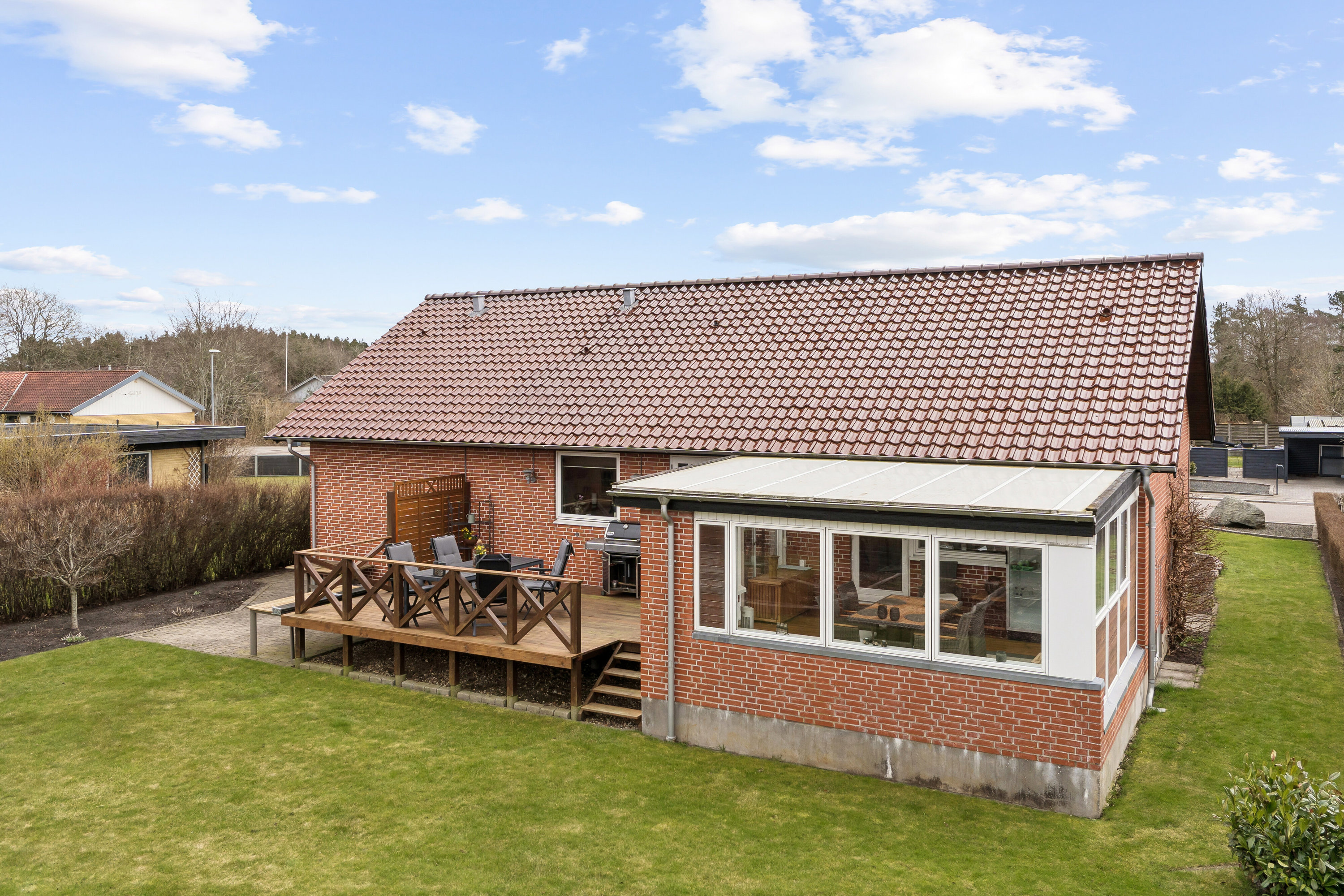 Fremhævet set fra haven billede i fuldskærmstilstand. Billede af Egevej 37, 7470 Karup J