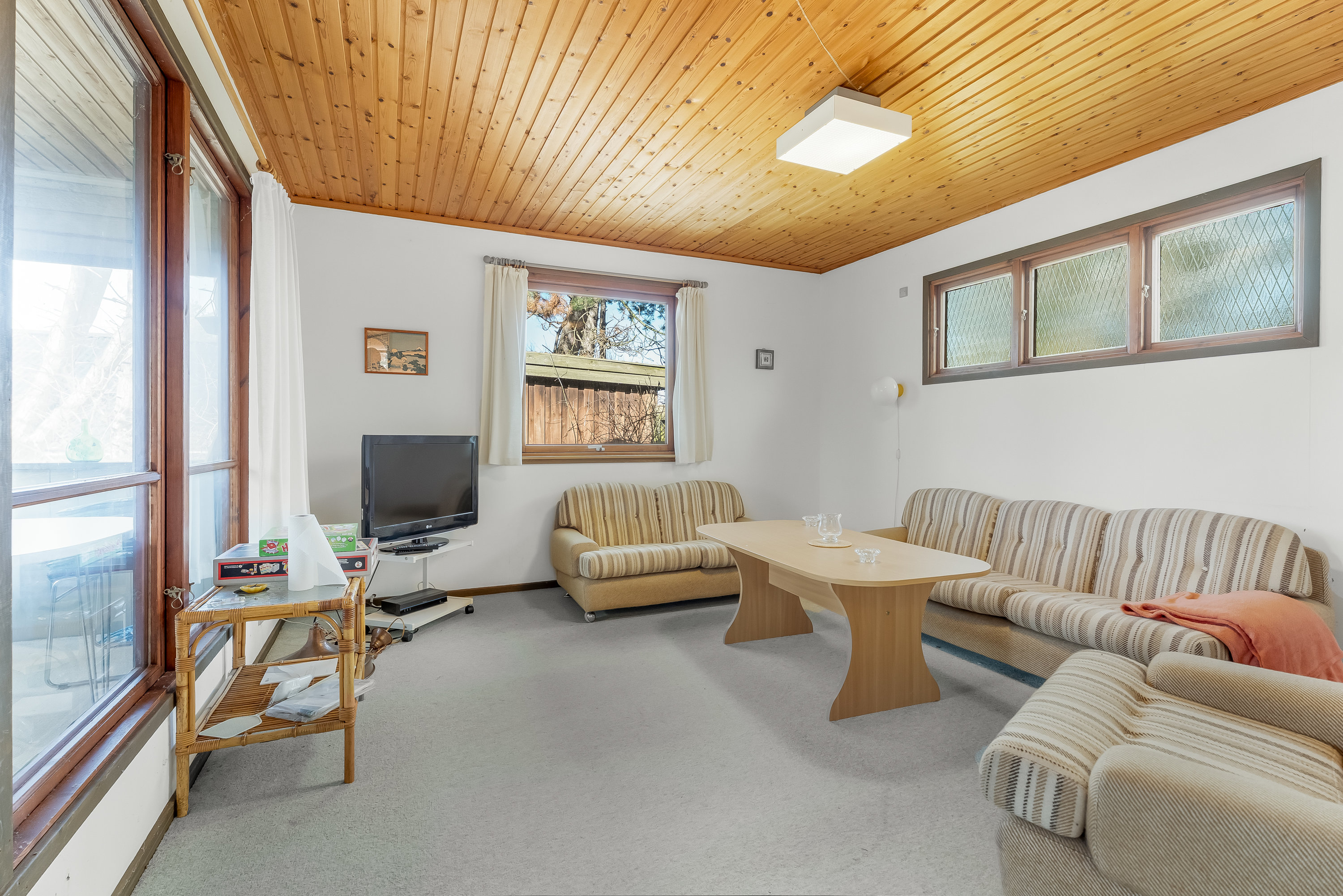 Fremhævet stue billede i fuldskærmstilstand. Billede af Åstræde 4, Hummingen, 4983 Dannemare