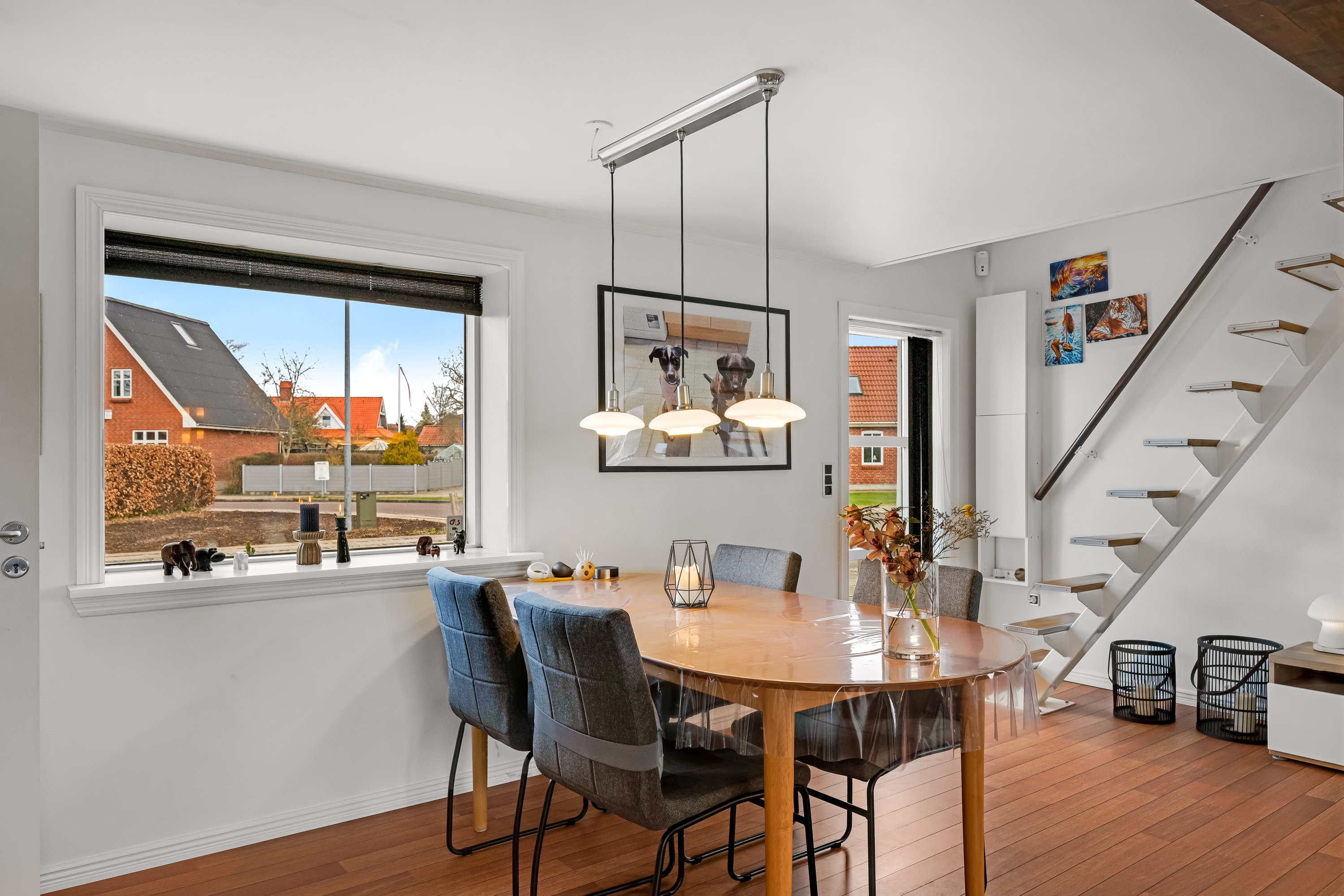 Fremhævet stue billede i fuldskærmstilstand. Billede af Kongevej 36, 6900 Skjern