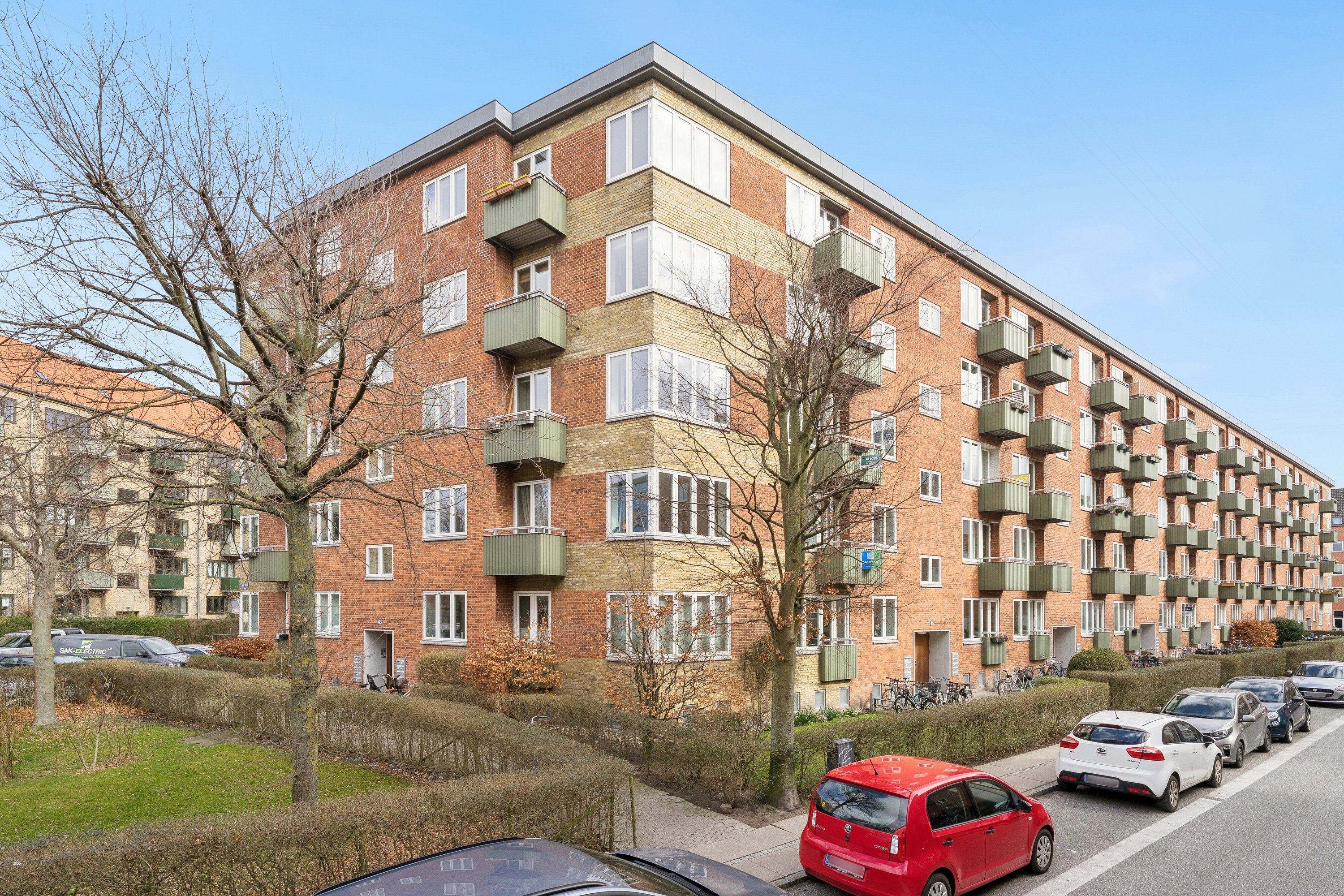 Fremhævet udendørs billede i fuldskærmstilstand. Billede af Ålandsgade 45, 1. tv., 2300 København S