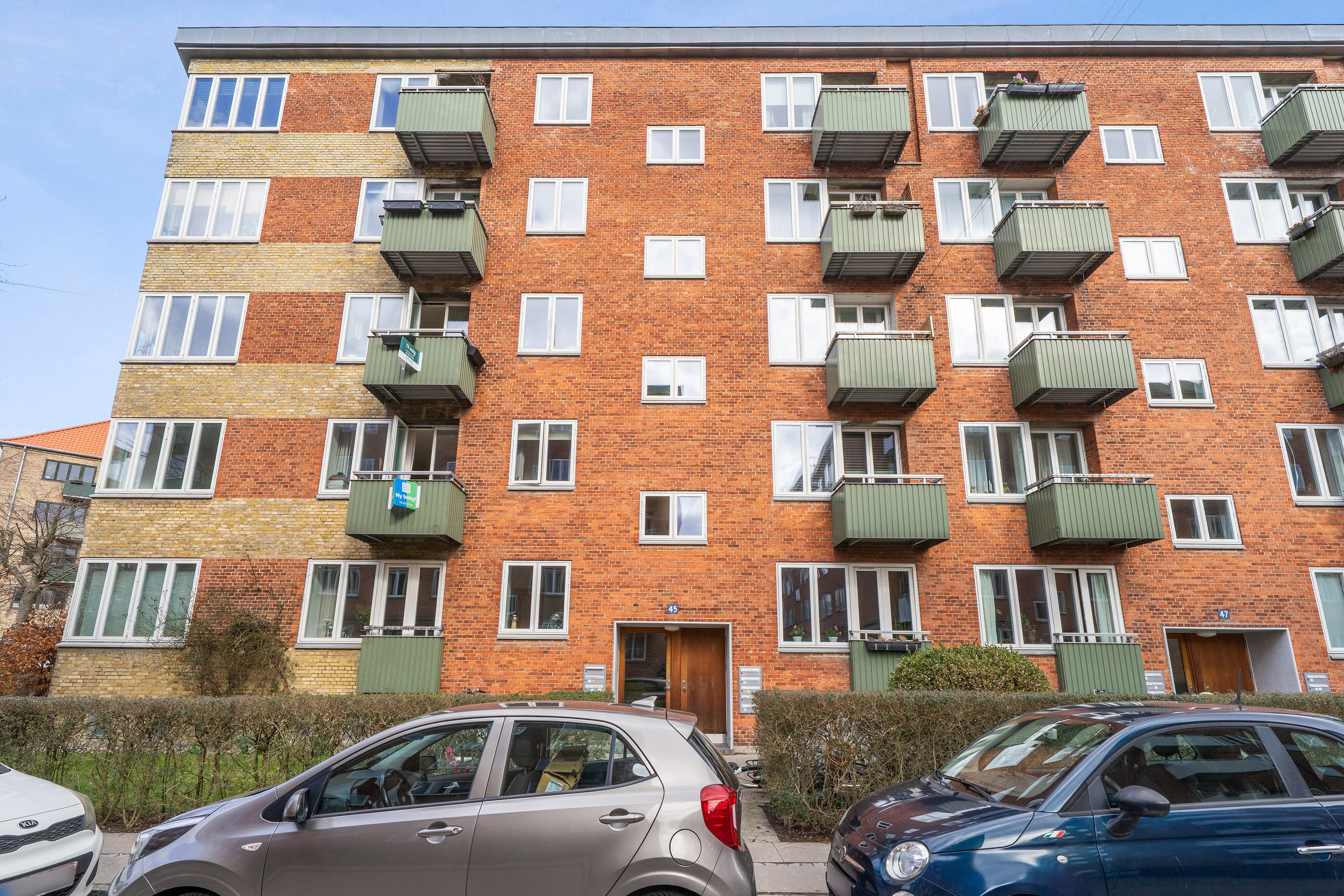 Fremhævet set fra haven billede i fuldskærmstilstand. Billede af Ålandsgade 45, 1. tv., 2300 København S