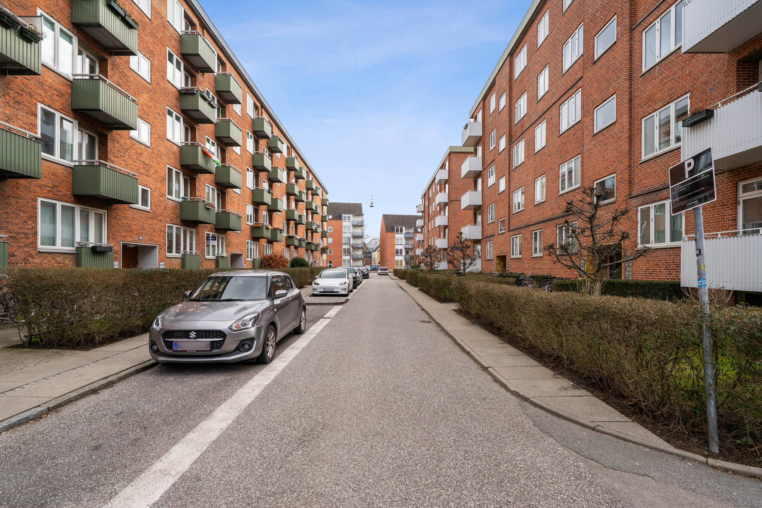 Fremhævet set fra vejen billede i fuldskærmstilstand. Billede af Ålandsgade 45, 1. tv., 2300 København S