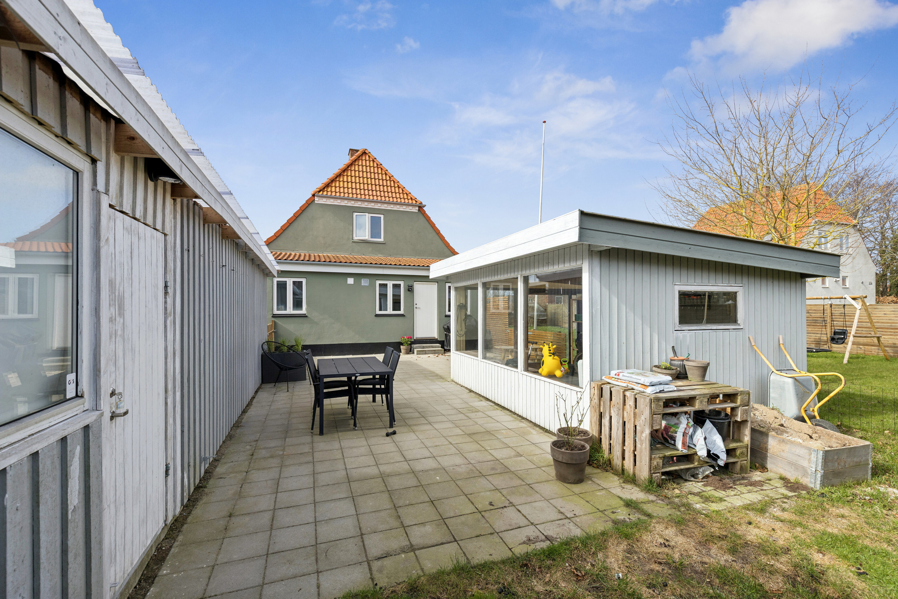 Fremhævet set fra haven billede i fuldskærmstilstand. Billede af Slagelsevej 47, 4270 Høng