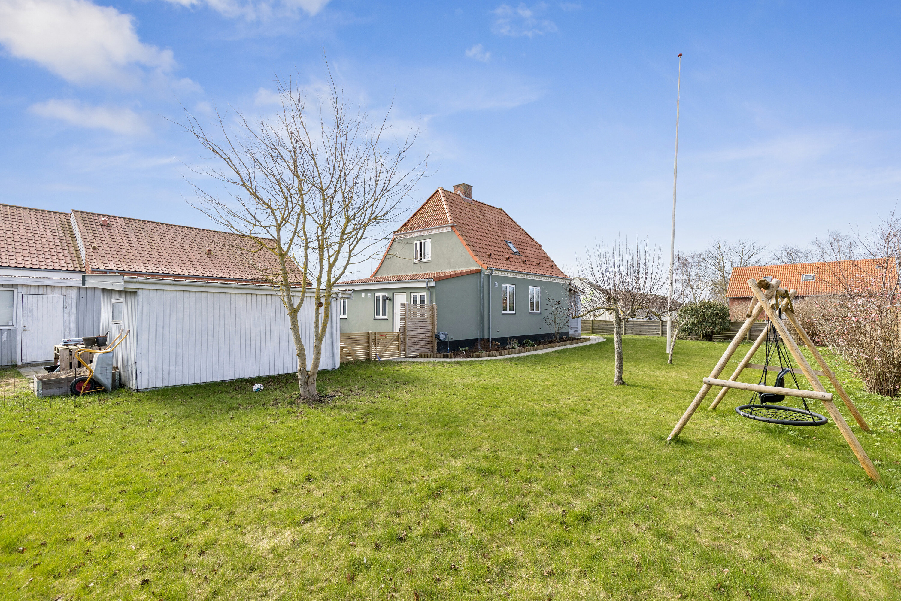 Fremhævet set fra haven billede i fuldskærmstilstand. Billede af Slagelsevej 47, 4270 Høng