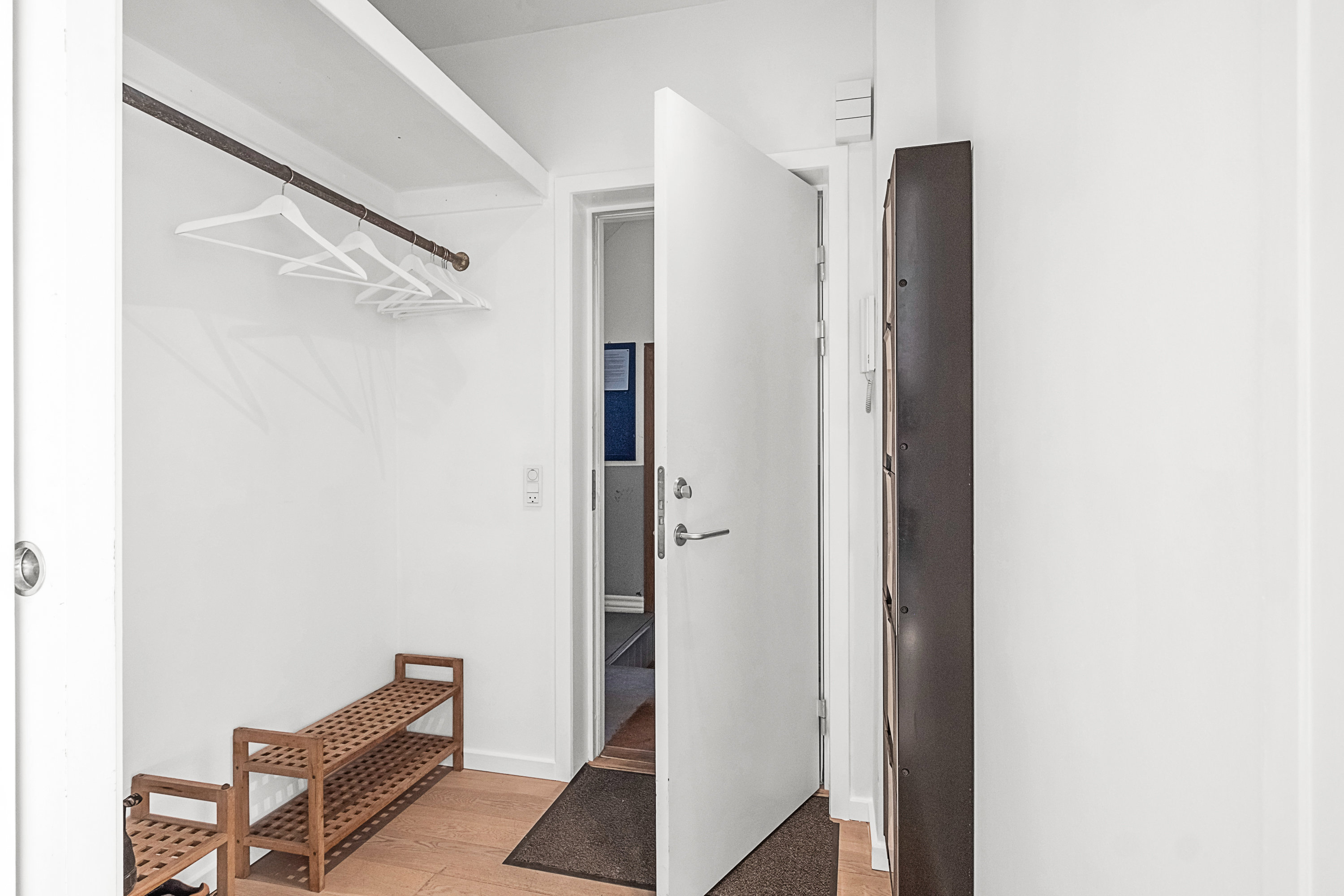 Fremhævet entré billede i fuldskærmstilstand. Billede af Nørrebrogade 18, st.., 8000 Aarhus C