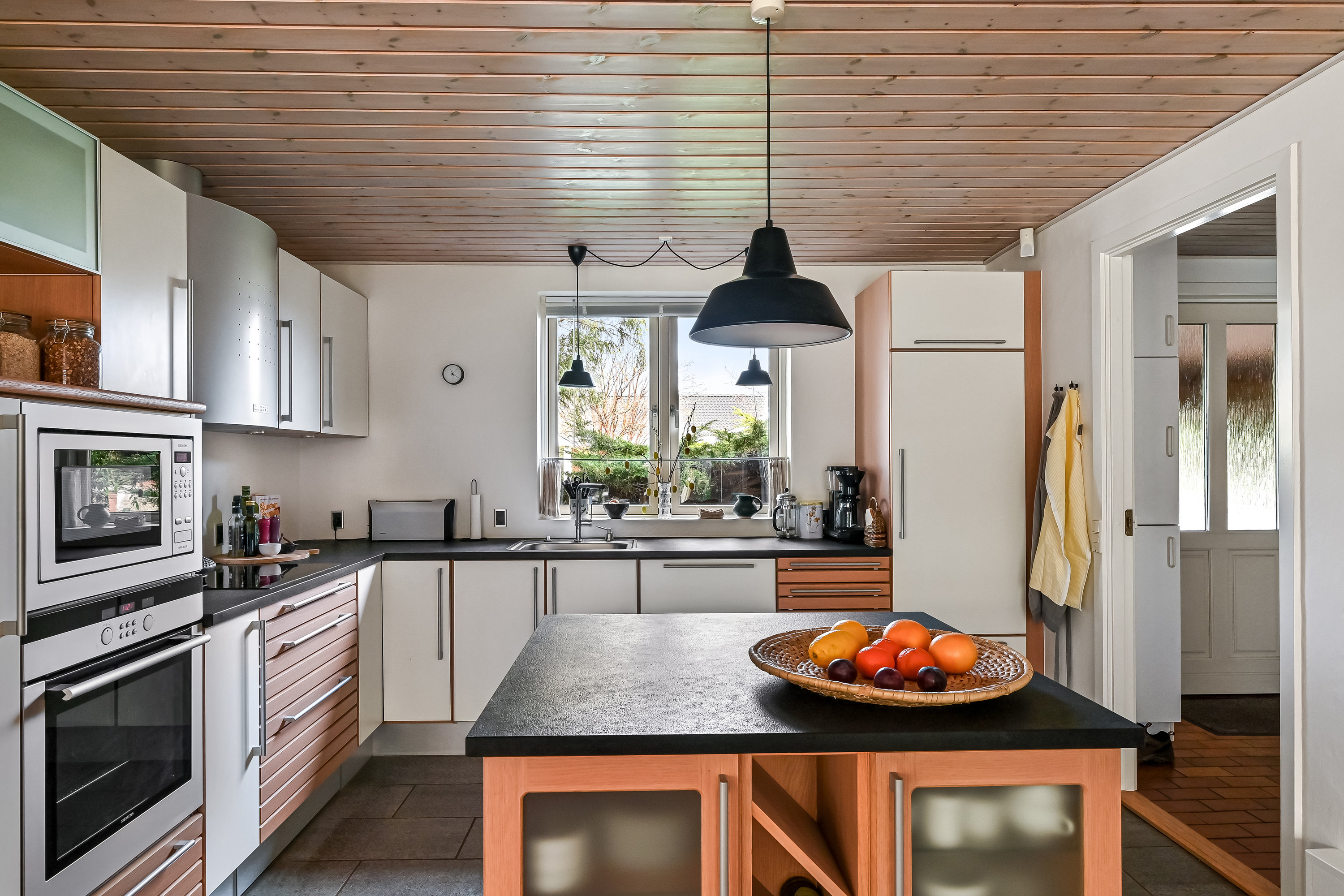 Fremhævet køkken billede i fuldskærmstilstand. Billede af Bjørneklovej 4, Høgild, 7400 Herning