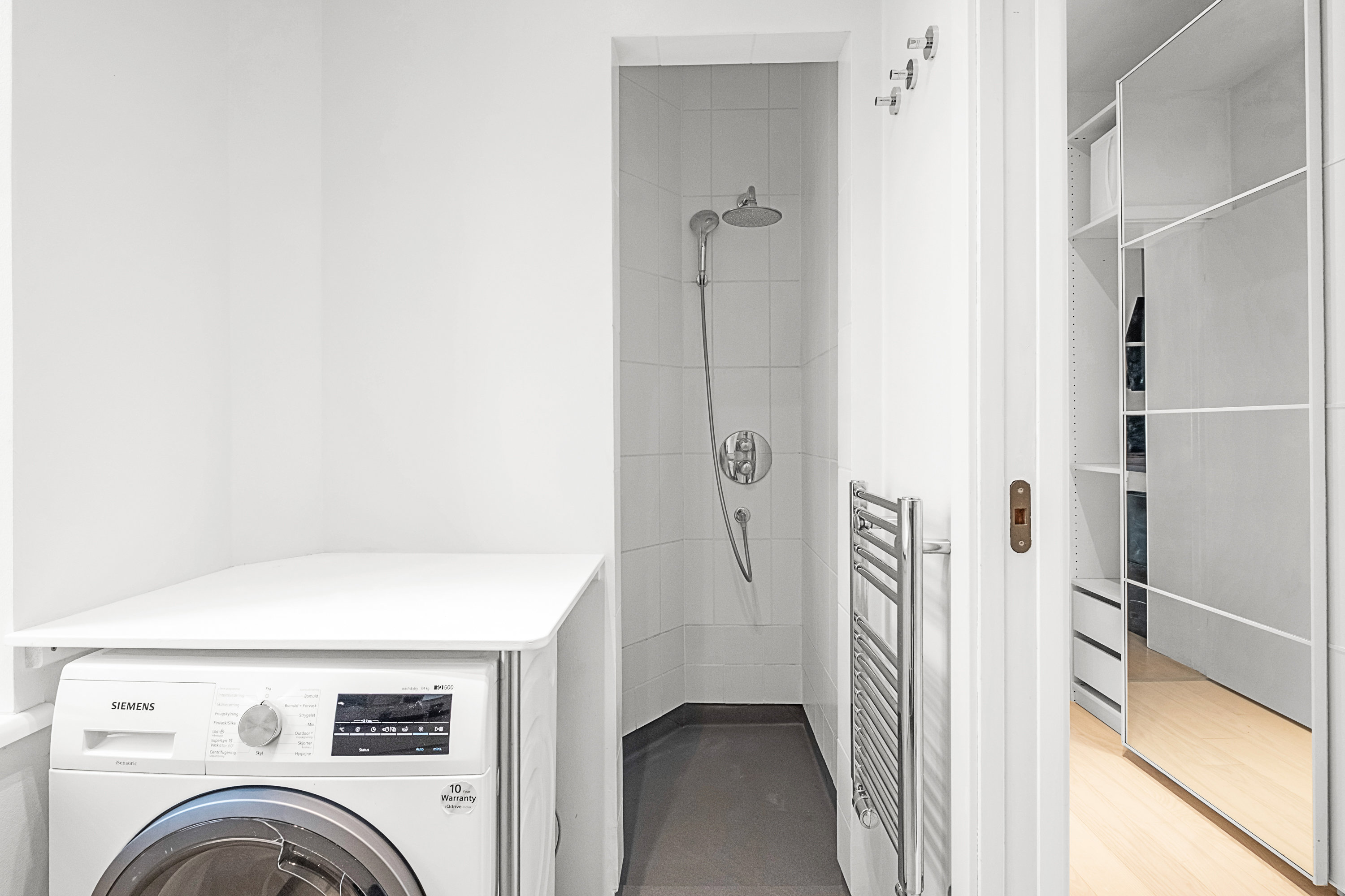 Fremhævet badeværelse billede i fuldskærmstilstand. Billede af Nørrebrogade 18, st.., 8000 Aarhus C