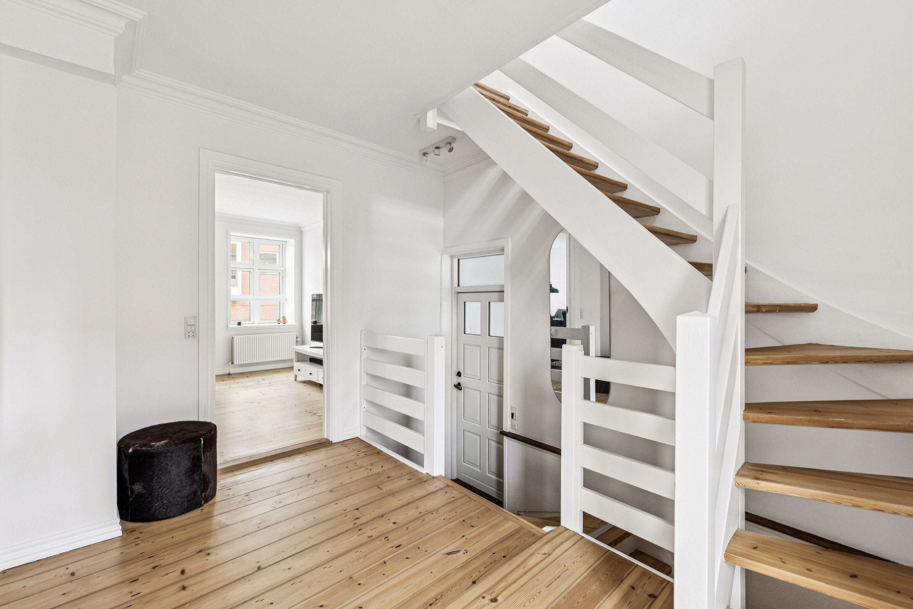 Fremhævet hall billede i fuldskærmstilstand. Billede af Smedegade 31A, st.. th., 4200 Slagelse