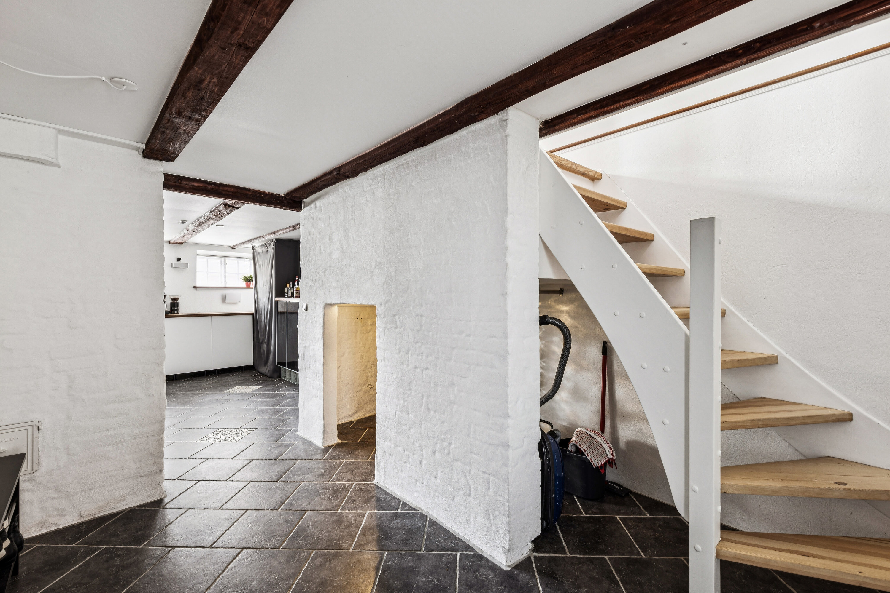 Fremhævet hall billede i fuldskærmstilstand. Billede af Smedegade 31A, st.. th., 4200 Slagelse