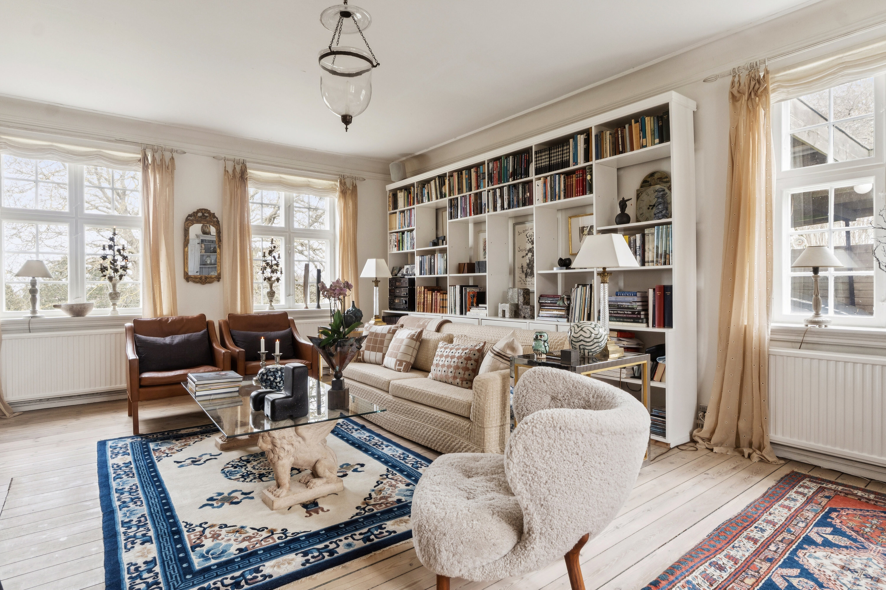 Fremhævet stue billede i fuldskærmstilstand. Billede af Hasselvangen 15, Nakkehoved, 3250 Gilleleje