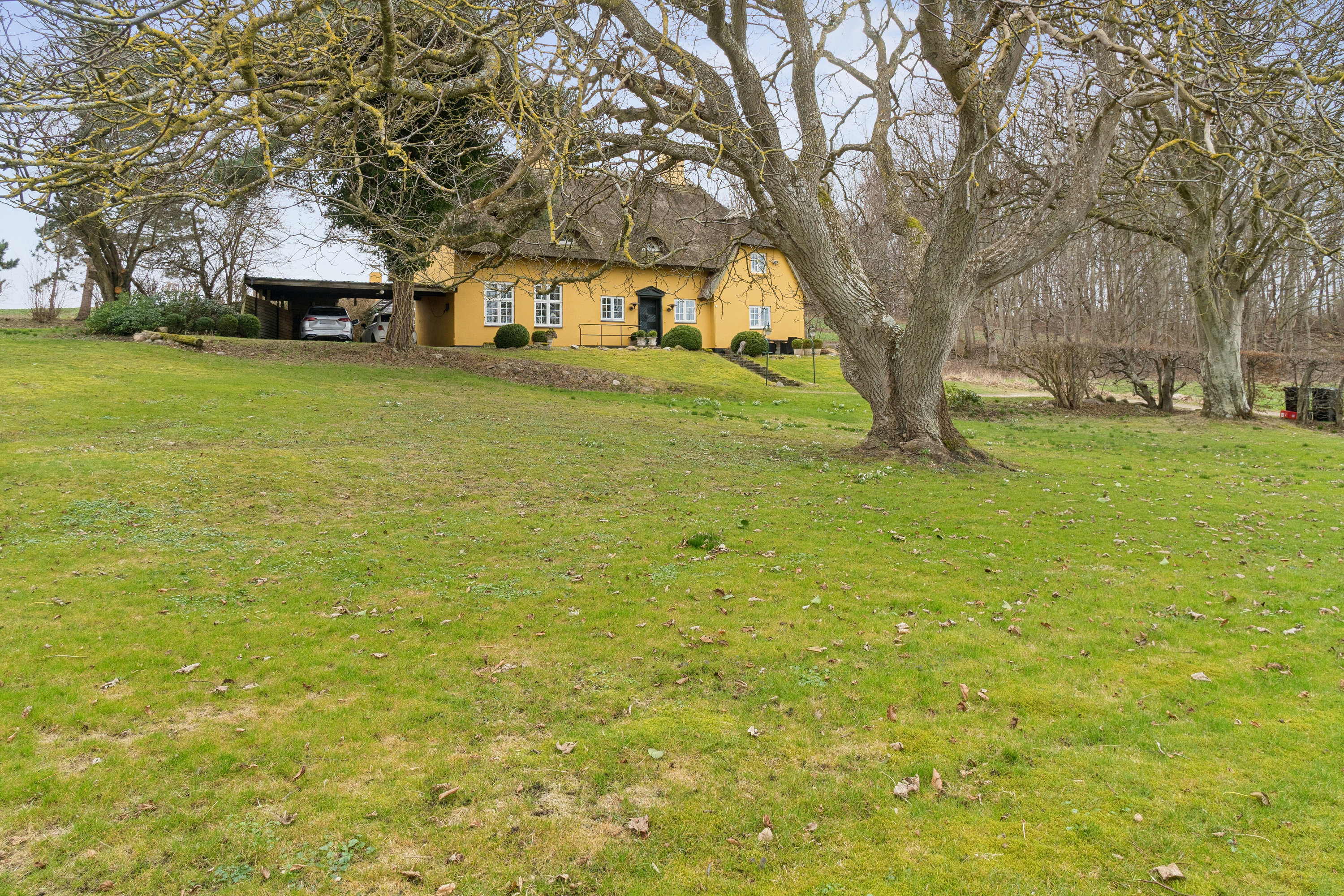 Fremhævet set fra haven billede i fuldskærmstilstand. Billede af Hasselvangen 15, Nakkehoved, 3250 Gilleleje