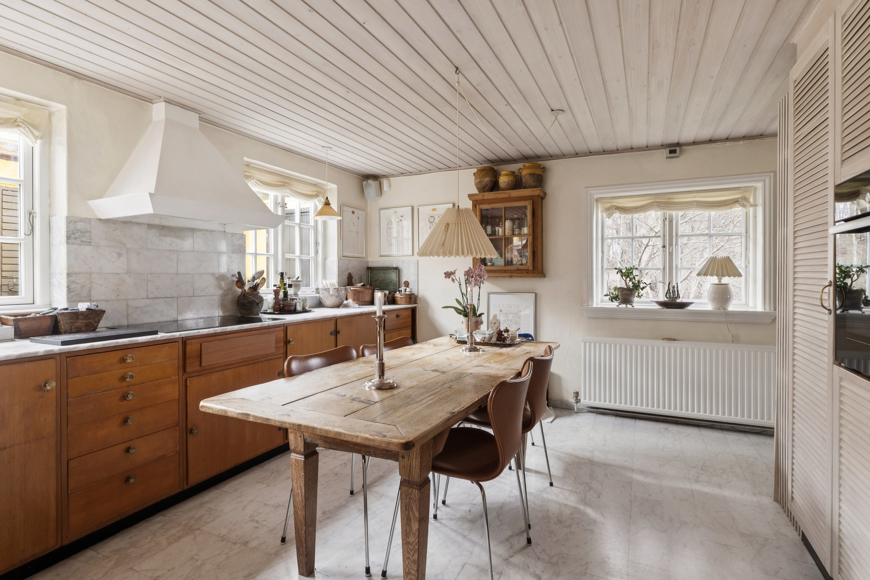 Fremhævet spisestue billede i fuldskærmstilstand. Billede af Hasselvangen 15, Nakkehoved, 3250 Gilleleje