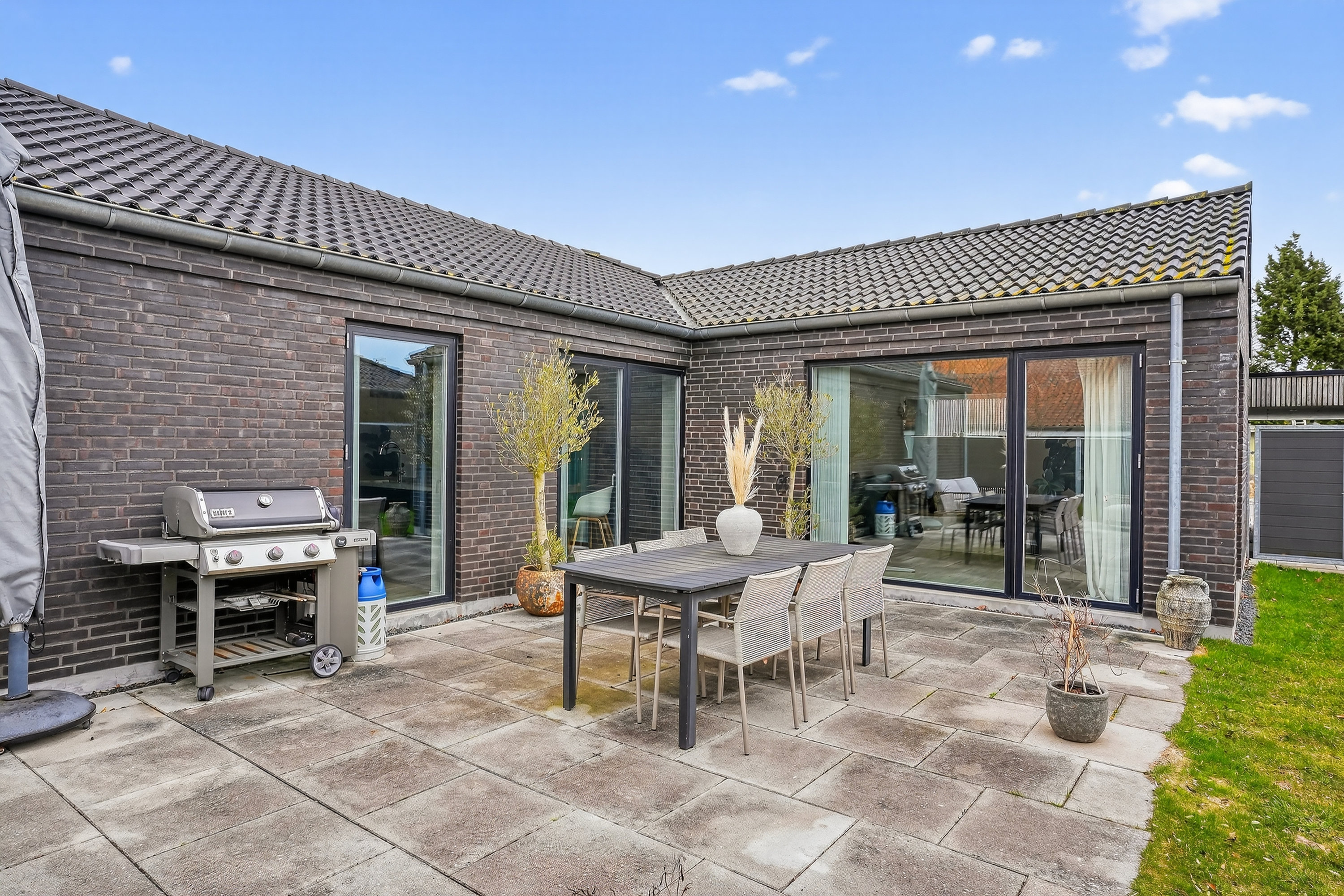 Fremhævet terrasse billede i fuldskærmstilstand. Billede af Gyldenvang Alle 38, 2770 Kastrup