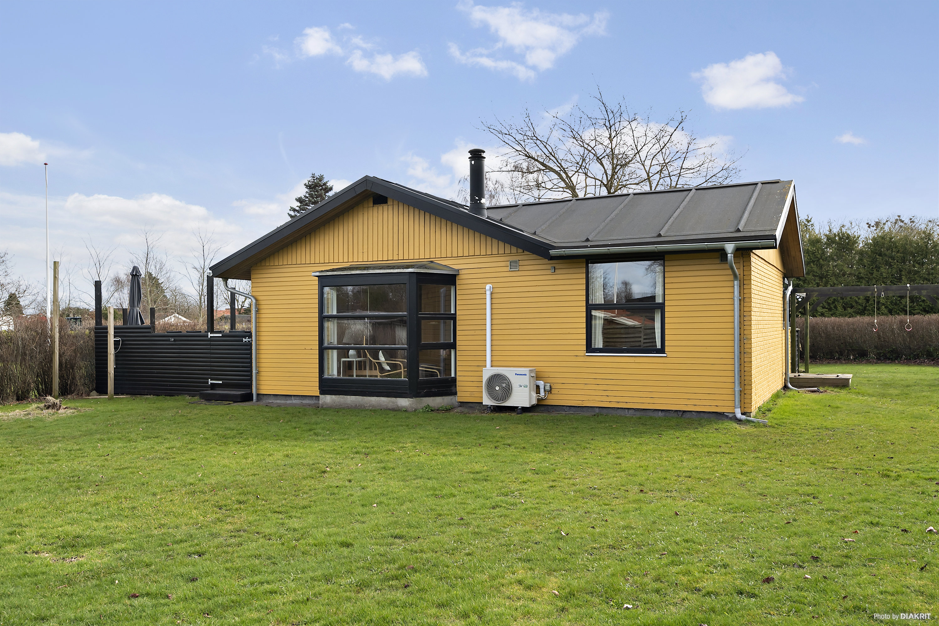 Fremhævet ejendommen billede i fuldskærmstilstand. Billede af Strandagervej 1, Dyngby Strand, 8300 Odder