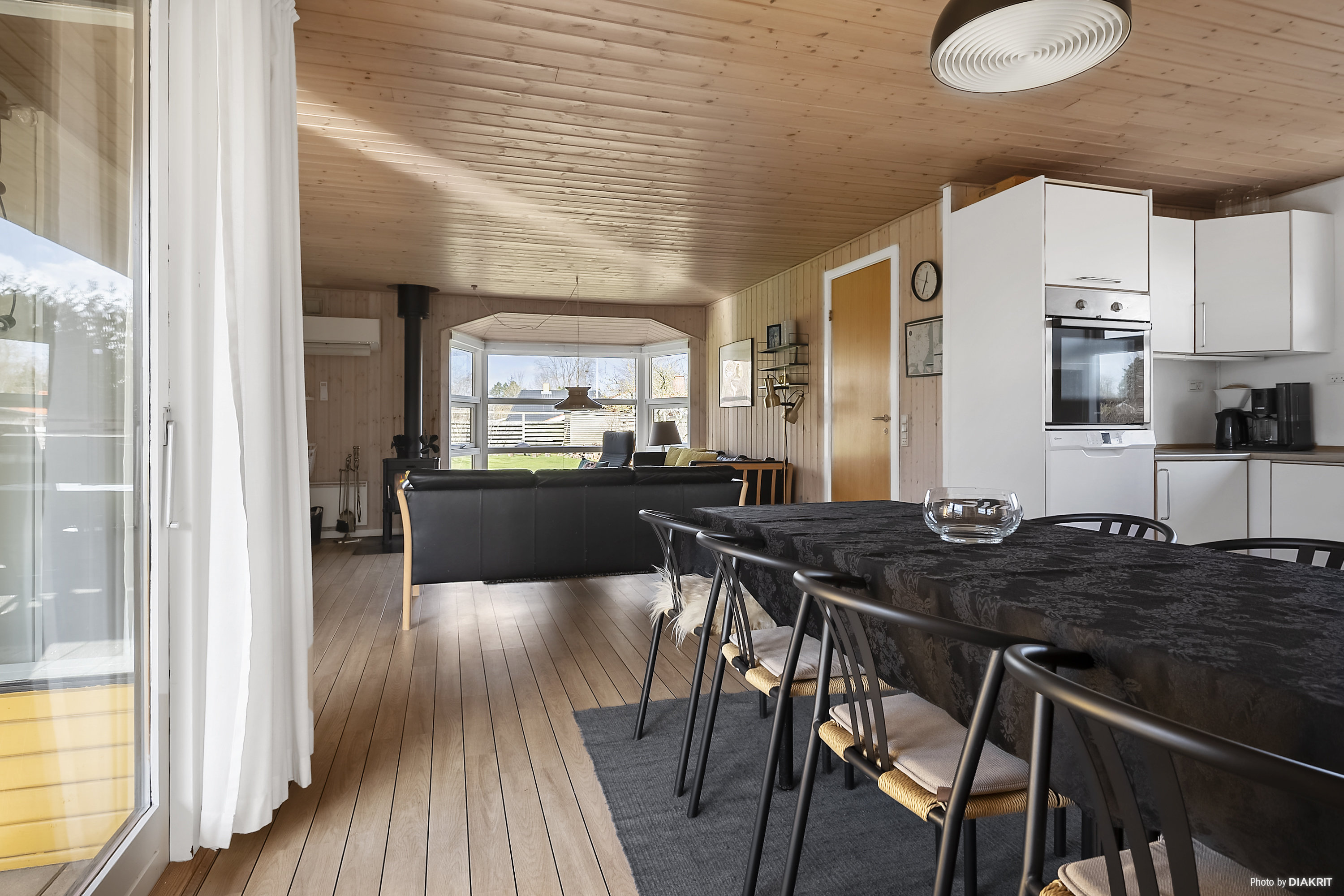 Fremhævet spisestue billede i fuldskærmstilstand. Billede af Strandagervej 1, Dyngby Strand, 8300 Odder