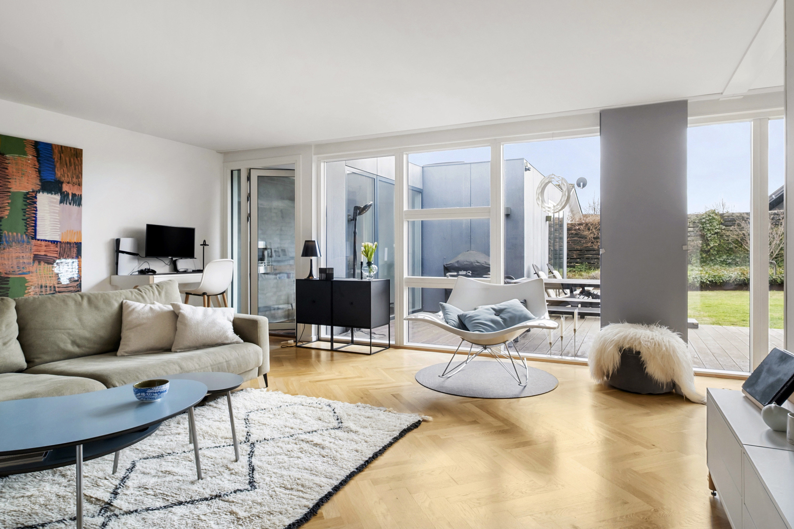 Fremhævet stue billede i fuldskærmstilstand. Billede af Callunavej 17, 3450 Allerød