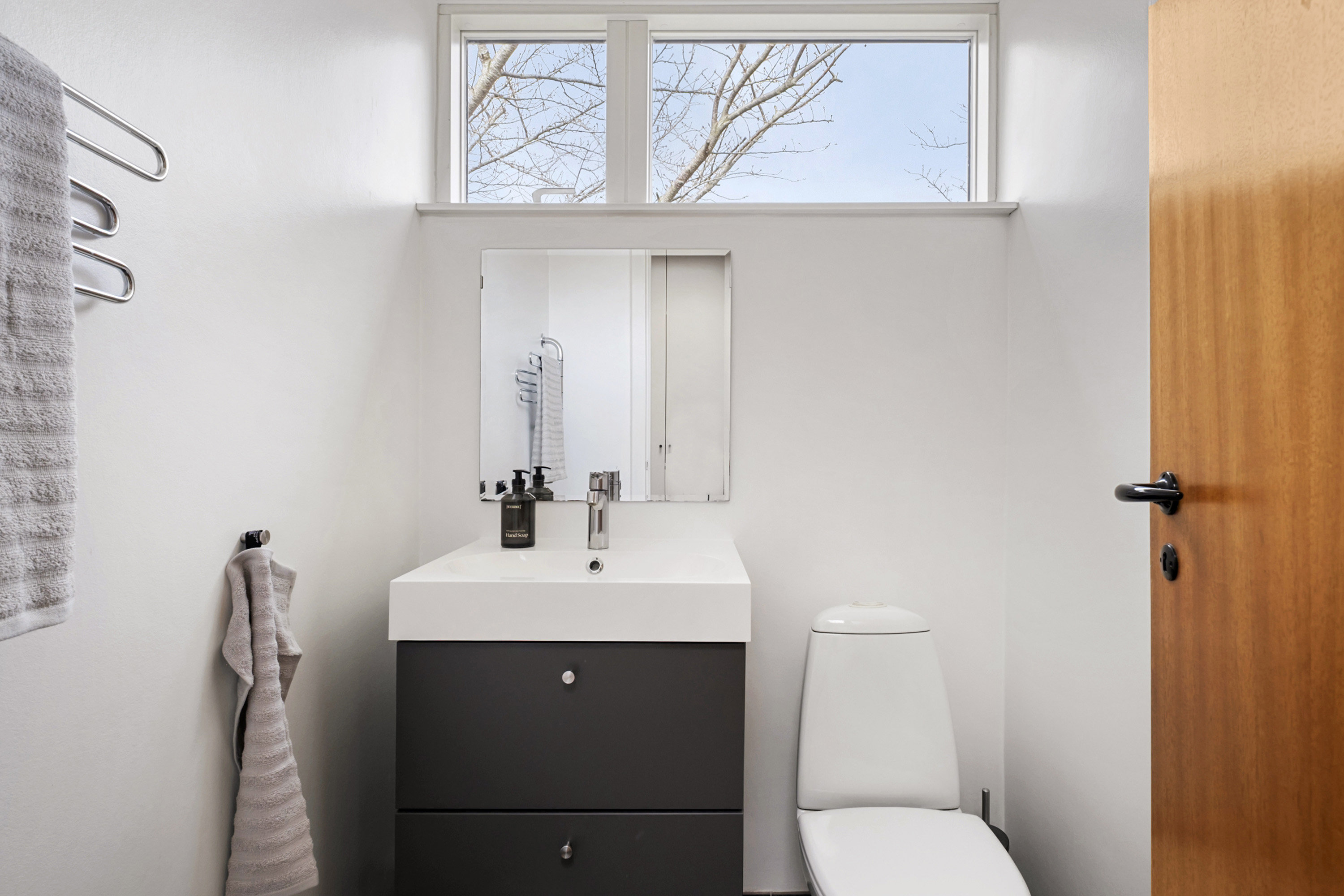 Fremhævet badeværelse billede i fuldskærmstilstand. Billede af Callunavej 17, 3450 Allerød