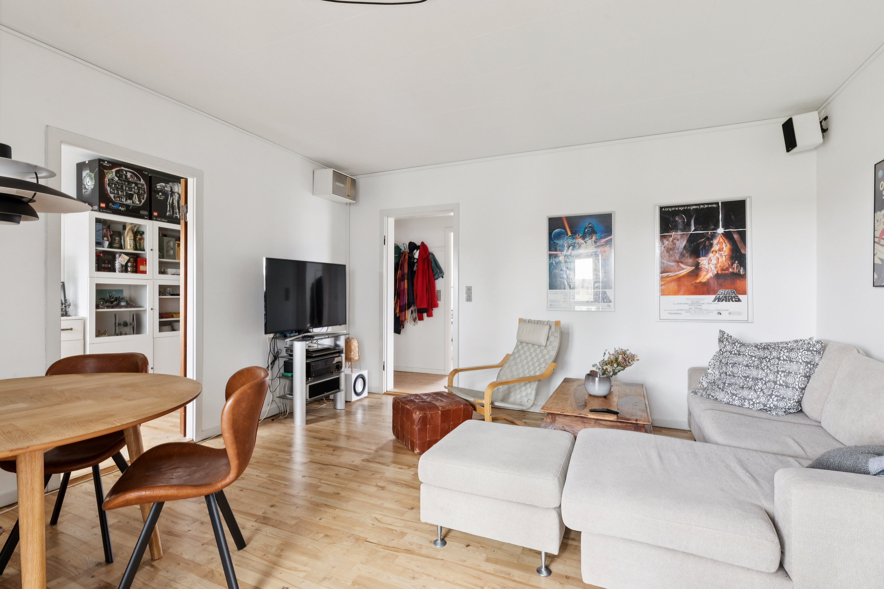 Fremhævet stue billede i fuldskærmstilstand. Billede af Roskildevænget 61, 2. tv., 4000 Roskilde